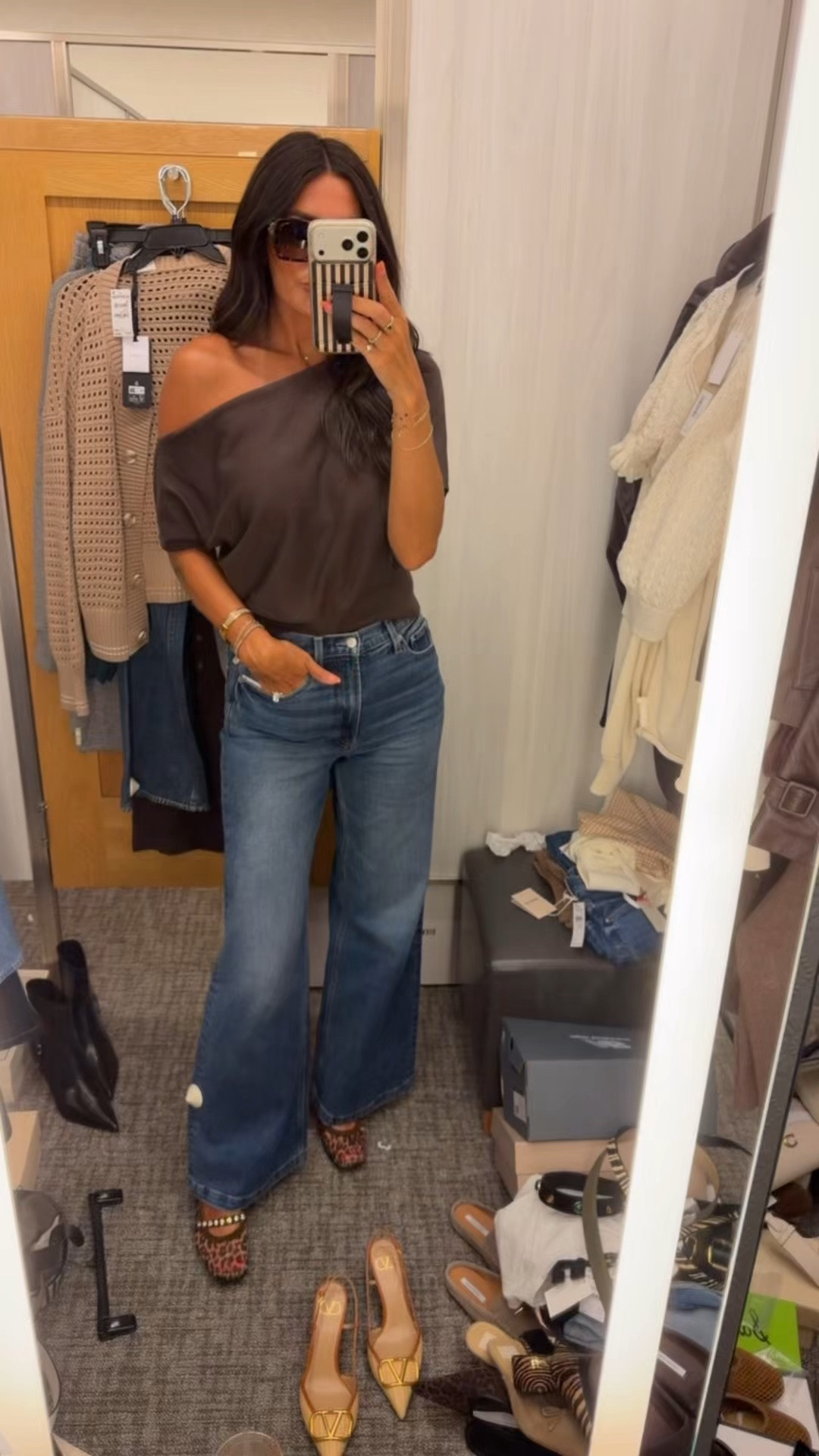 Knit off shoulder top size small

#LTKootd
