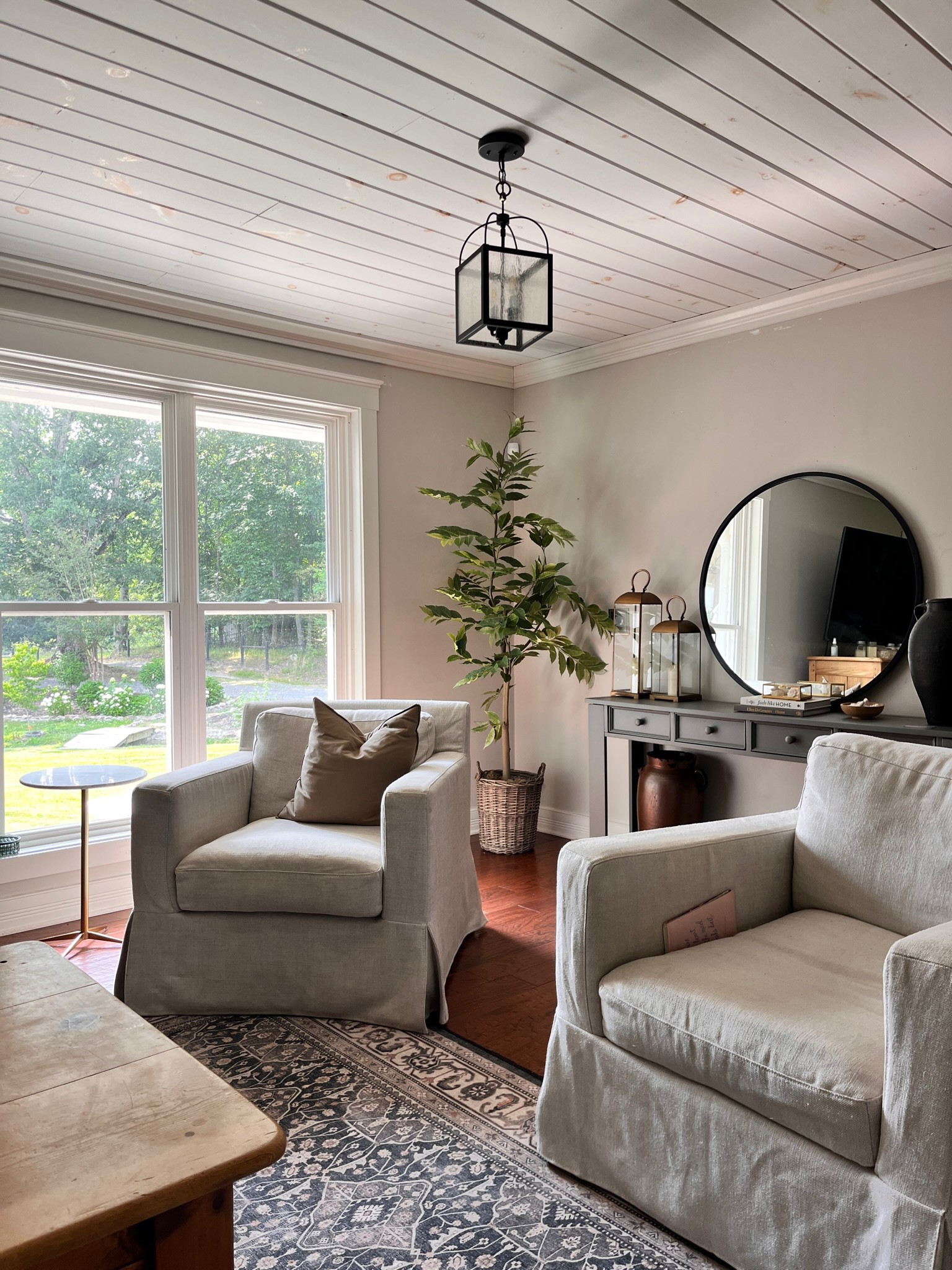 Sitting Area

Spring home  sitting area  home inspo  living room  living room inspo  neutral living room  home decor  interior design  VintagePickin 

#LTKHome #LTKStyleTip