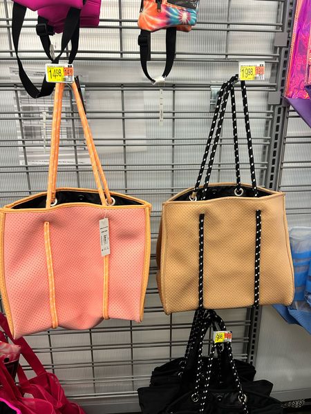Walmart neoprene bag! 

Beach bag 
Summer time outfit 


#LTKSeasonal #LTKfamily #LTKfindsunder50