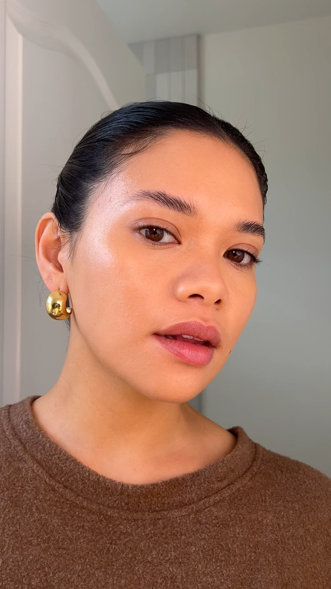 Flawless makeup base products:
-Danessa balm in universal
- Dibs lovebeam in love trianglee
- Armani foundation in shade 5.75

#LTKStyleTip #LTKBeauty