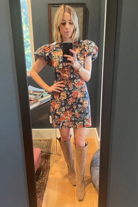 Get the details on best selling author, Jessica Knoll’s suede boots and floral print dress



#LTKshoecrush #LTKHoliday #LTKSeasonal