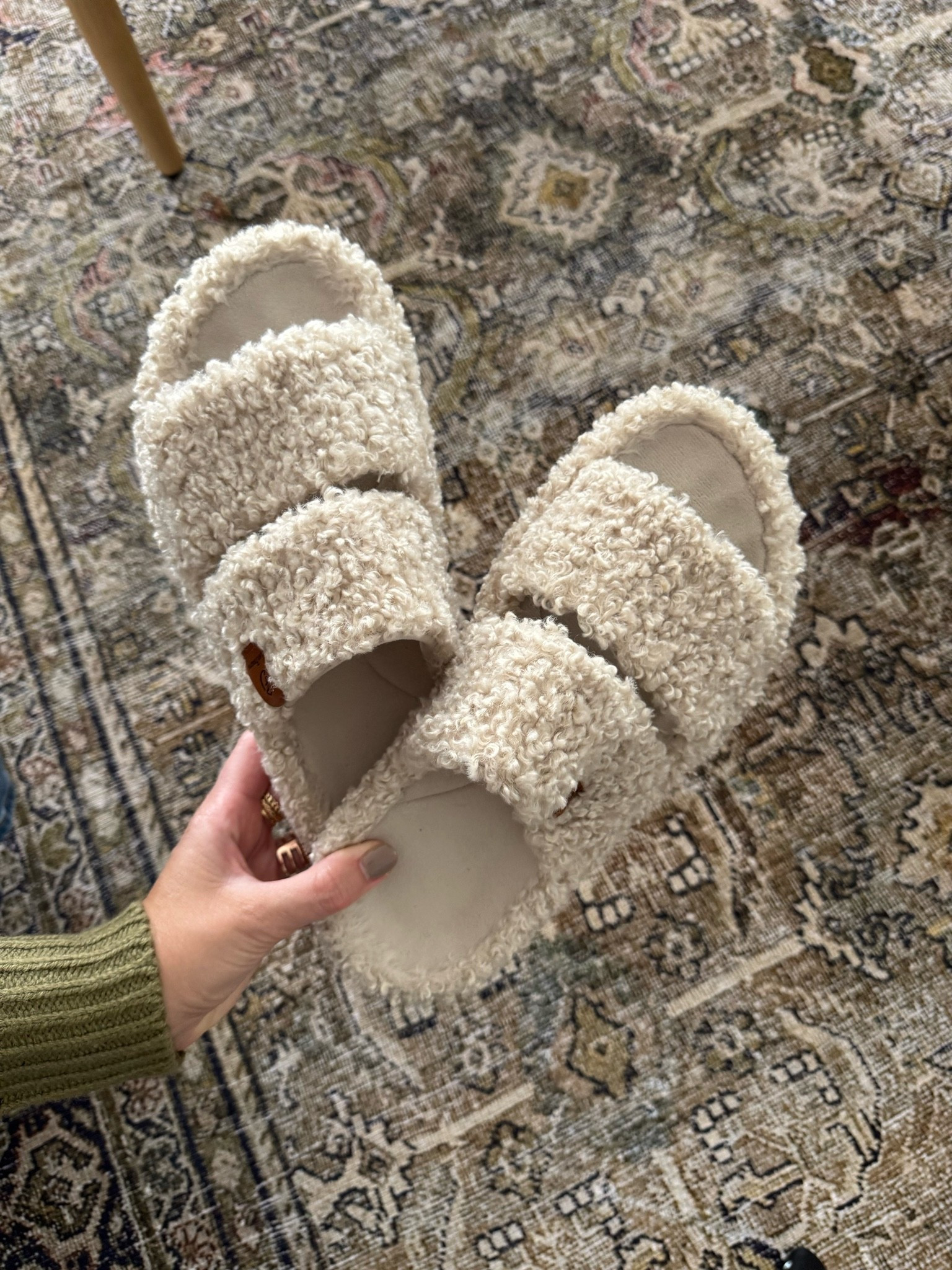 I’m loving my new house slippers they’re so cozy!

#LTKootd #LTKOver40 #LTKSaleAlert