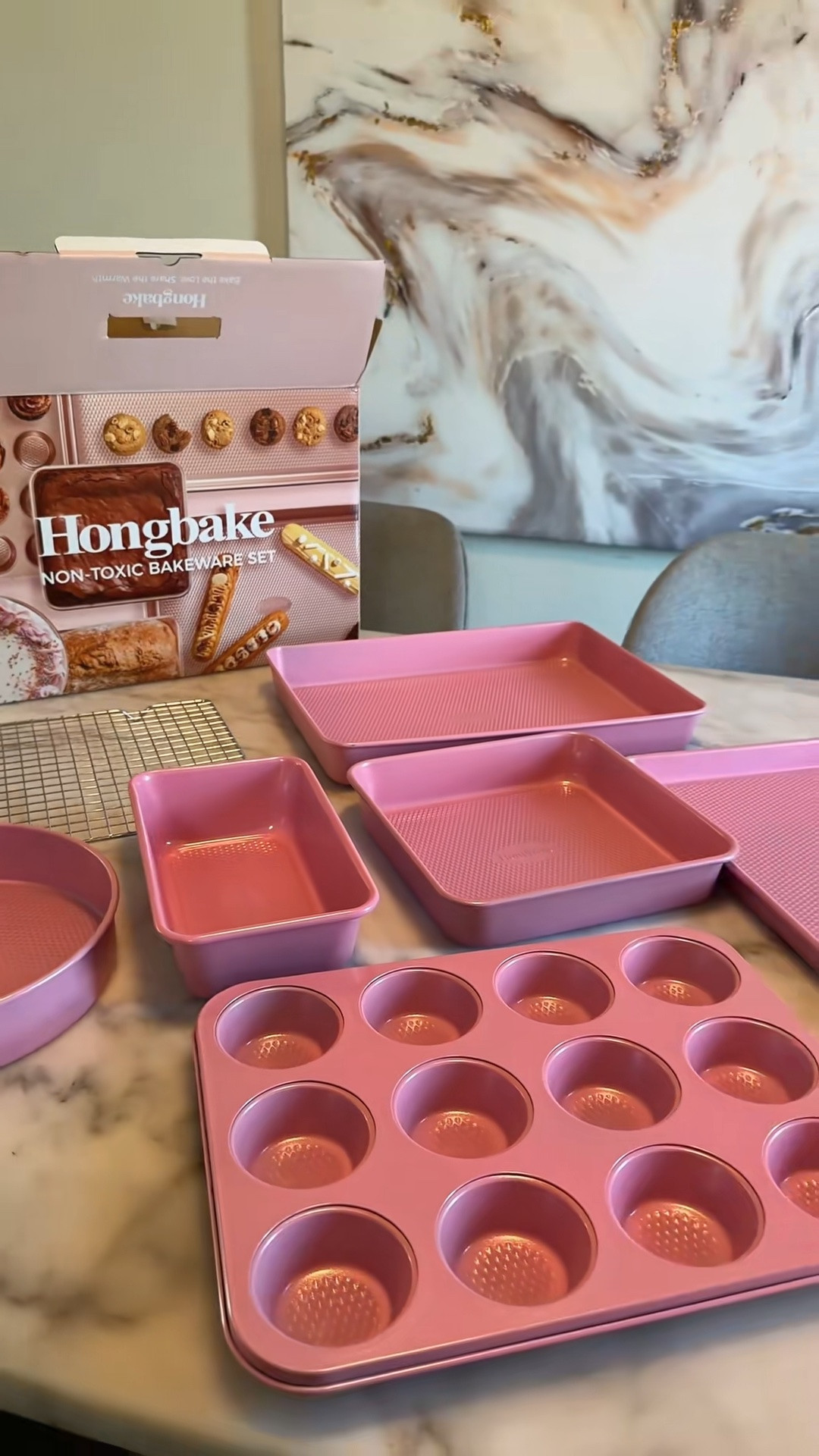 I got the 7 piece pink bakeware set but found that they now have a 9 piece set available in the pink. So cute 💗 #bakewareset #pinkkitchenfinds #pinkbakeware

#LTKHome