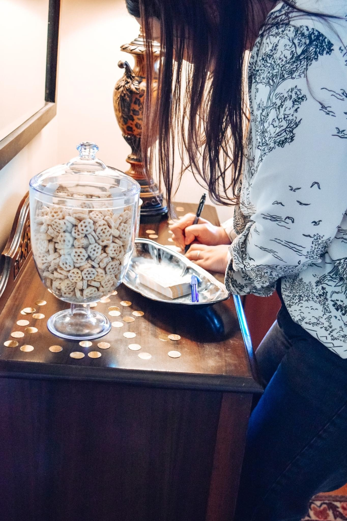 Guess the honeycomb game
Gender reveal 
Baby shower games
Baby shower
Gender reveal party
Party games

#LTKunder50 #LTKbaby #LTKbump