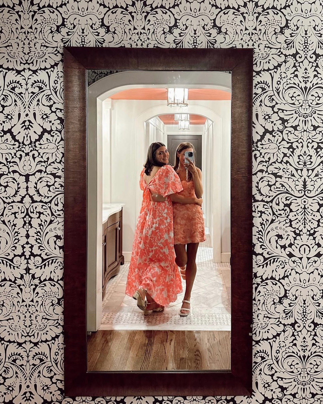 pops of pink!!! 💝