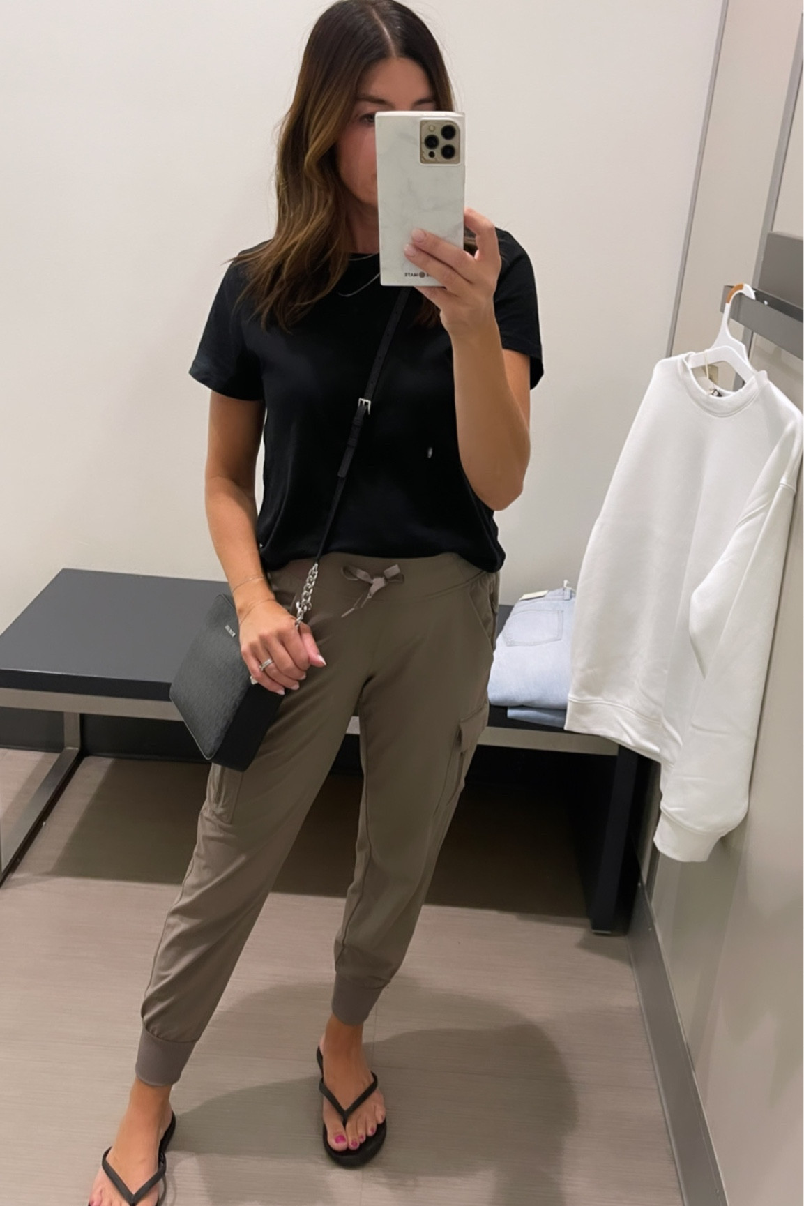 Black tee + Mole Joggers ❄️

#LTKU #LTKFitness #LTKFind