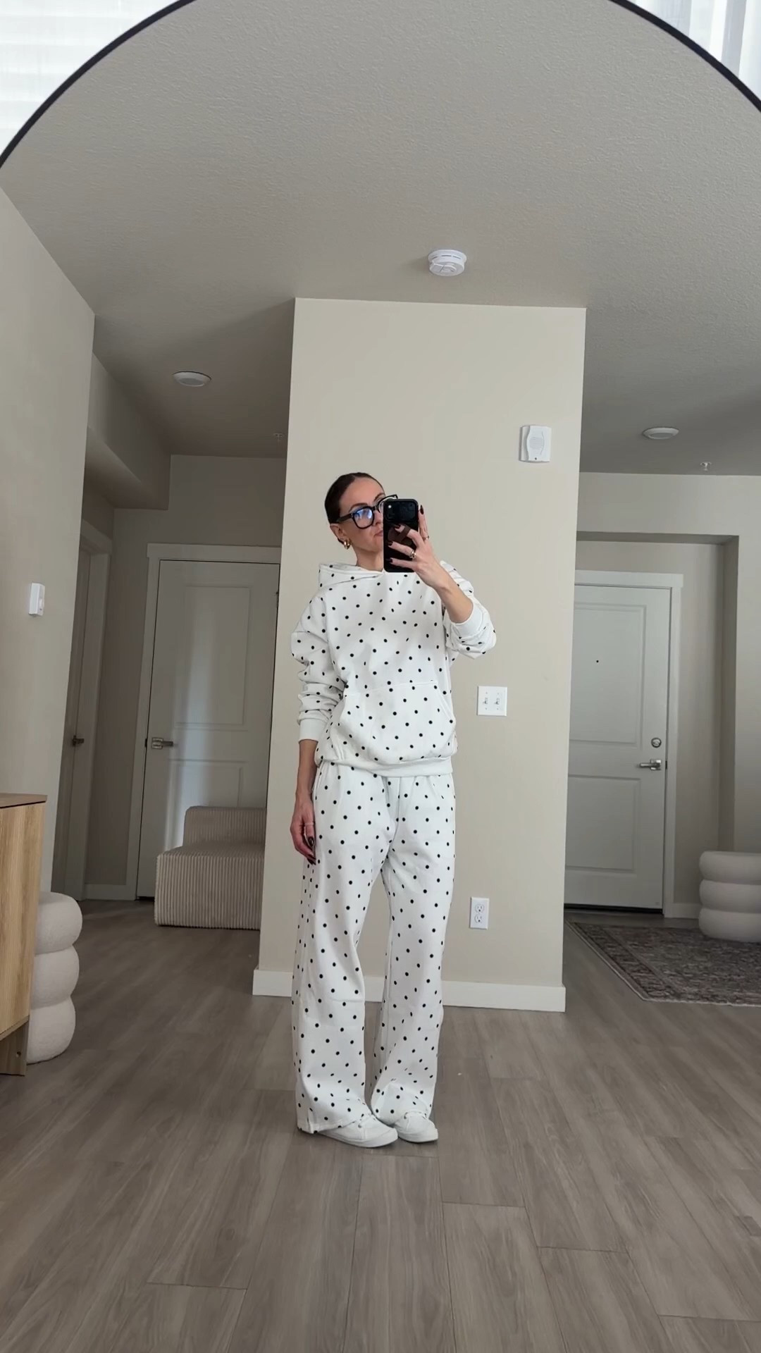 i'm 5'7 wearing size small
i kept the white one and wear the hoodie and pants separately too.  getting so many compliments when wearing!! linking my exact shoes too


