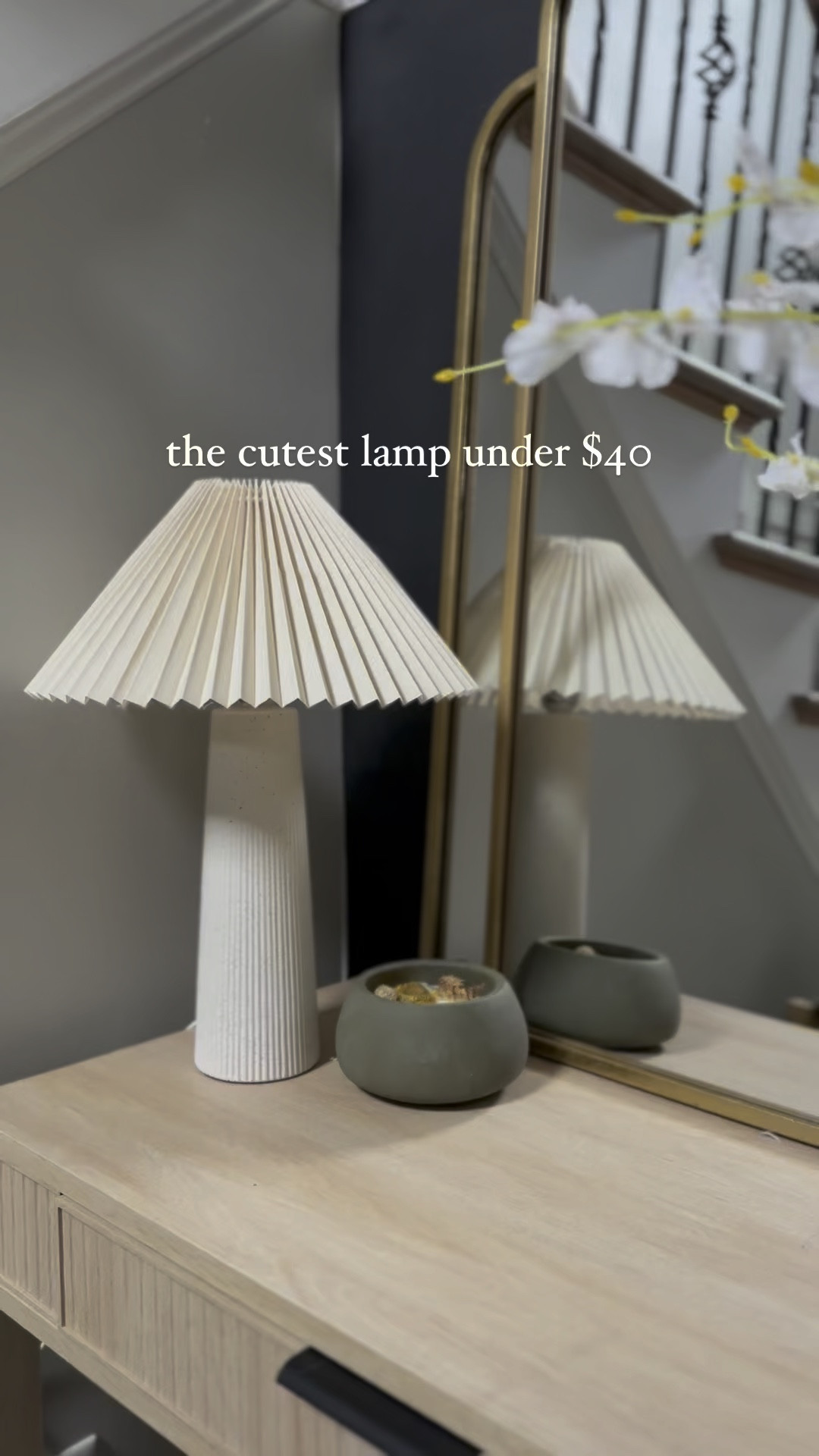 The cutest pleated lamp under $40 🤩


Affordable Home Finds | Walmart Home | Neutral Home Styling | Modern Organic | Lamp | Pleated Lamp Shade | Organic Modern | Budget friendly Home Finds 