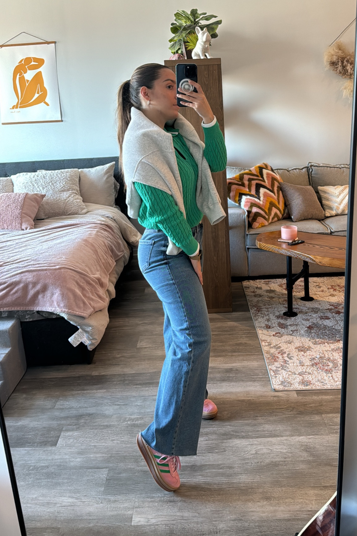 Crew - m
Top - s
Jeans - 28 (8)
Sneakers - W6.5 (I’m a true 7)

#LTKSeasonal #LTKSpringSale #LTKstyletip