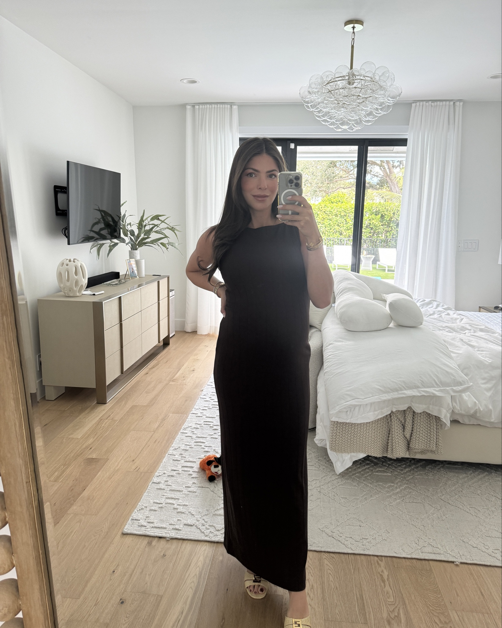 Brown bodycon dress🤎🤎 found this at the last hour before Thanksgiving dinner — at the outlet shops in south Florida, but linking a similar one

#LTKHoliday #LTKBump