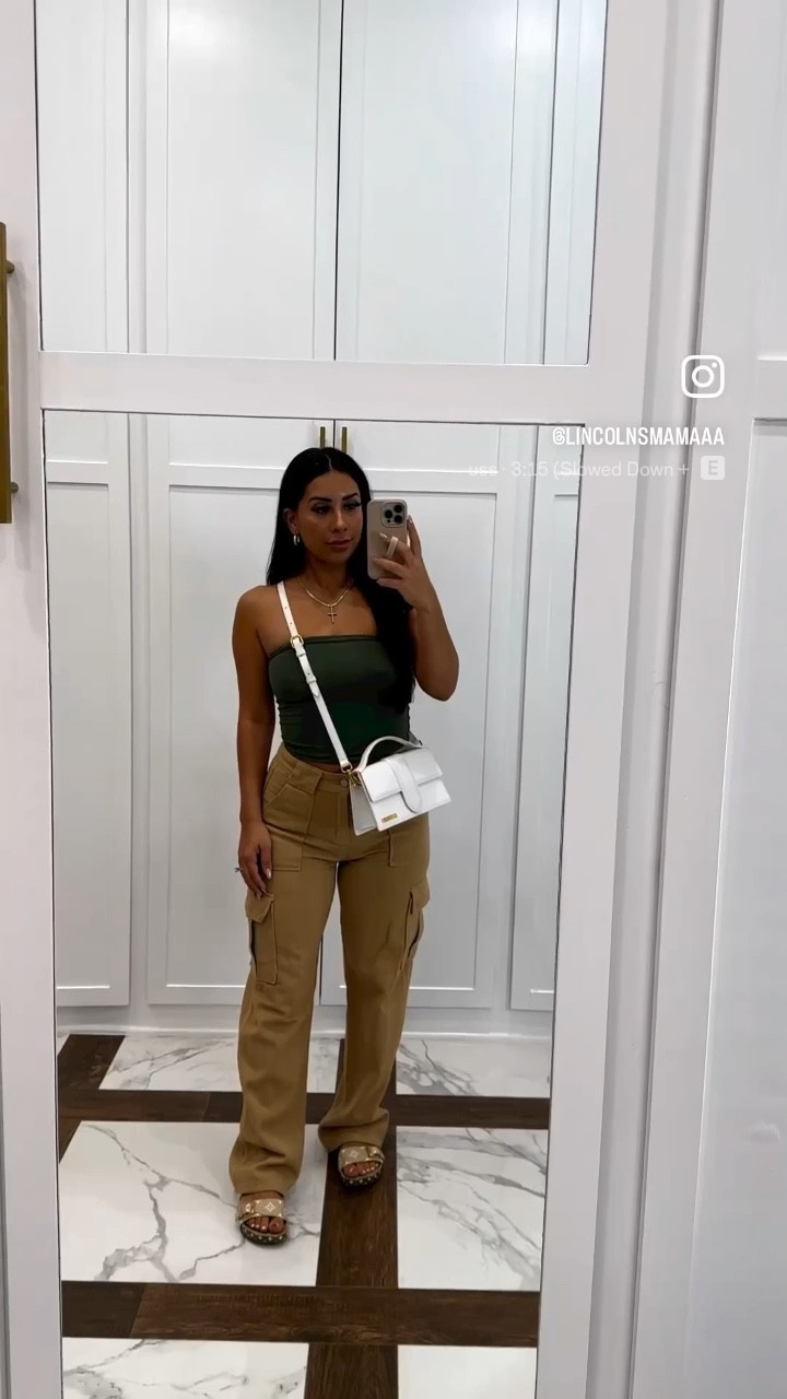 Amazon cargos + tube top👏🏼 small in cargo pants. They’re on sale today!!

Amazon fashion
Amazon outfit
Amazon finds


#LTKunder50 #LTKFind #LTKSeasonal