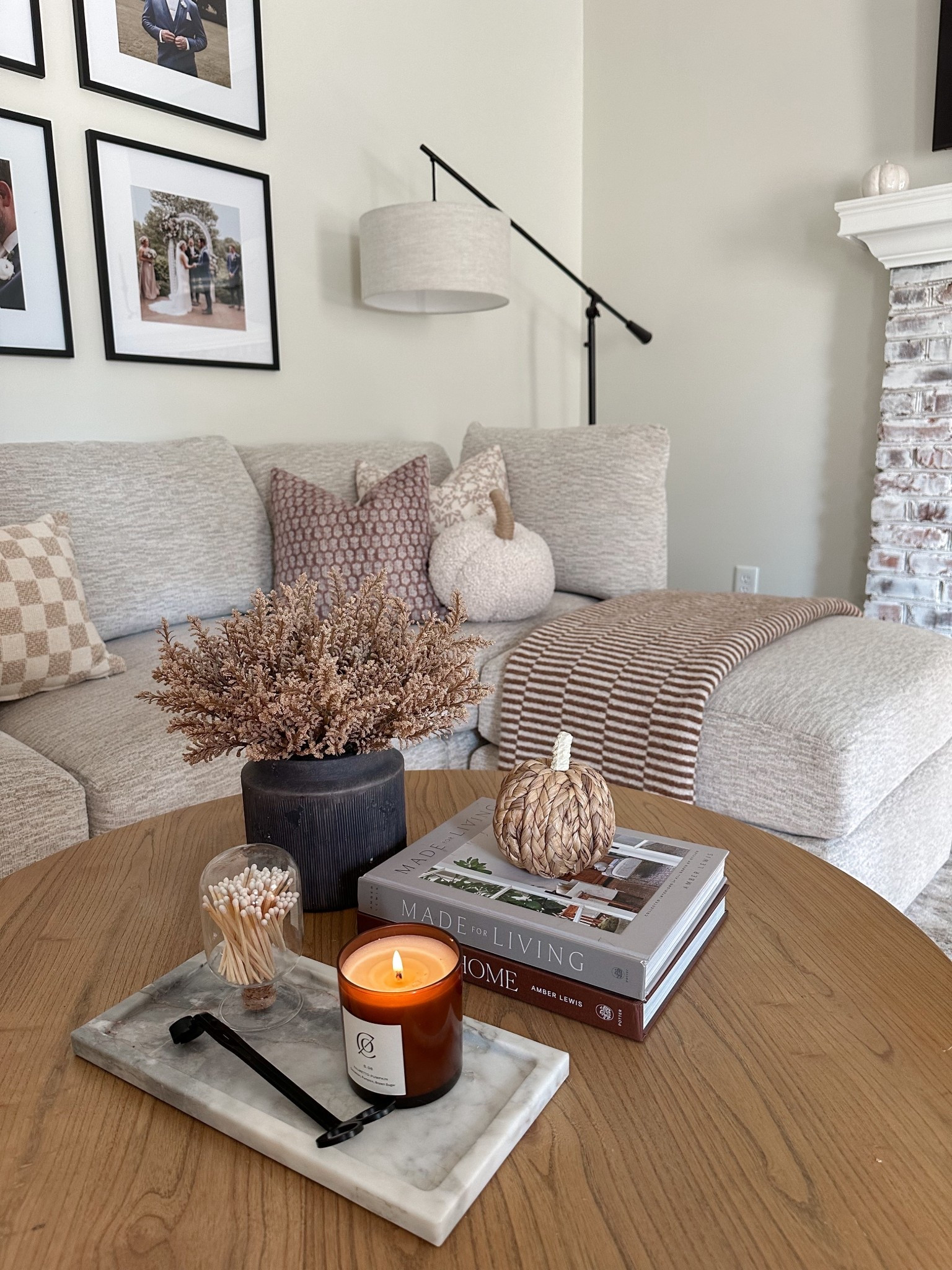 Fall living room 🍂

#LTKSeasonal #LTKHome