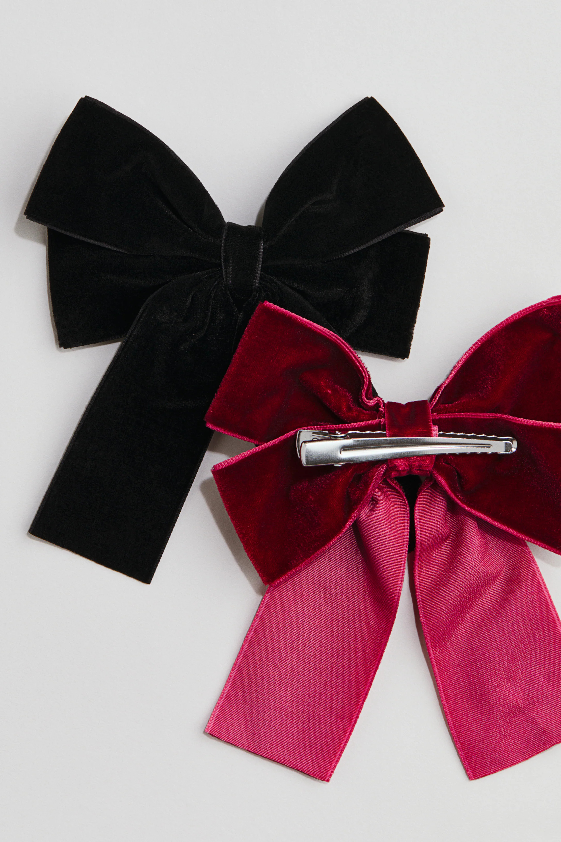 2-Pack Velvet-Bow Hair Clips | H&M (US + CA)