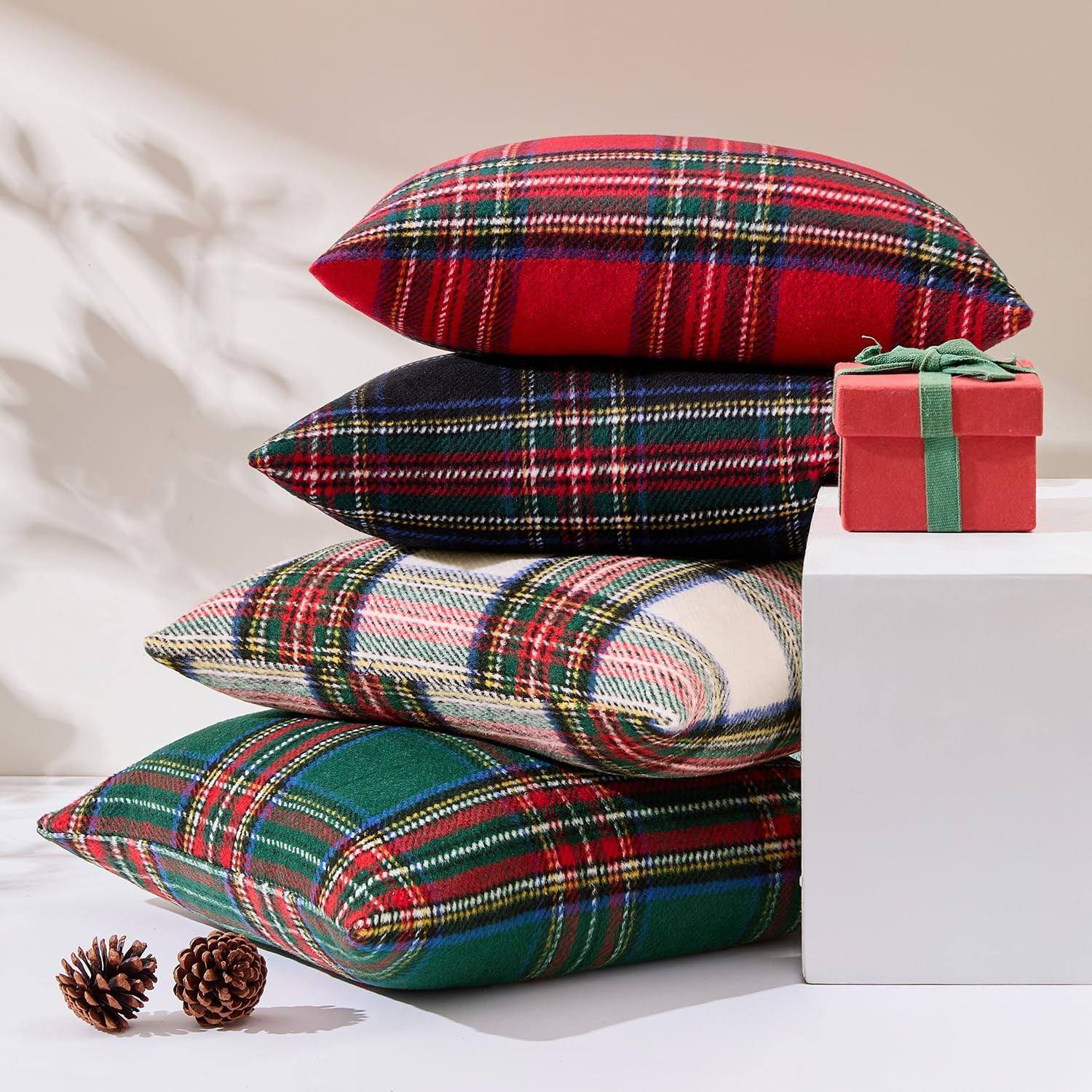 MIULEE Christmas Plaid Decorative Throw Pillow Covers Set of 2 Scottish Tartan Vintage Farmhouse ... | Amazon (US)