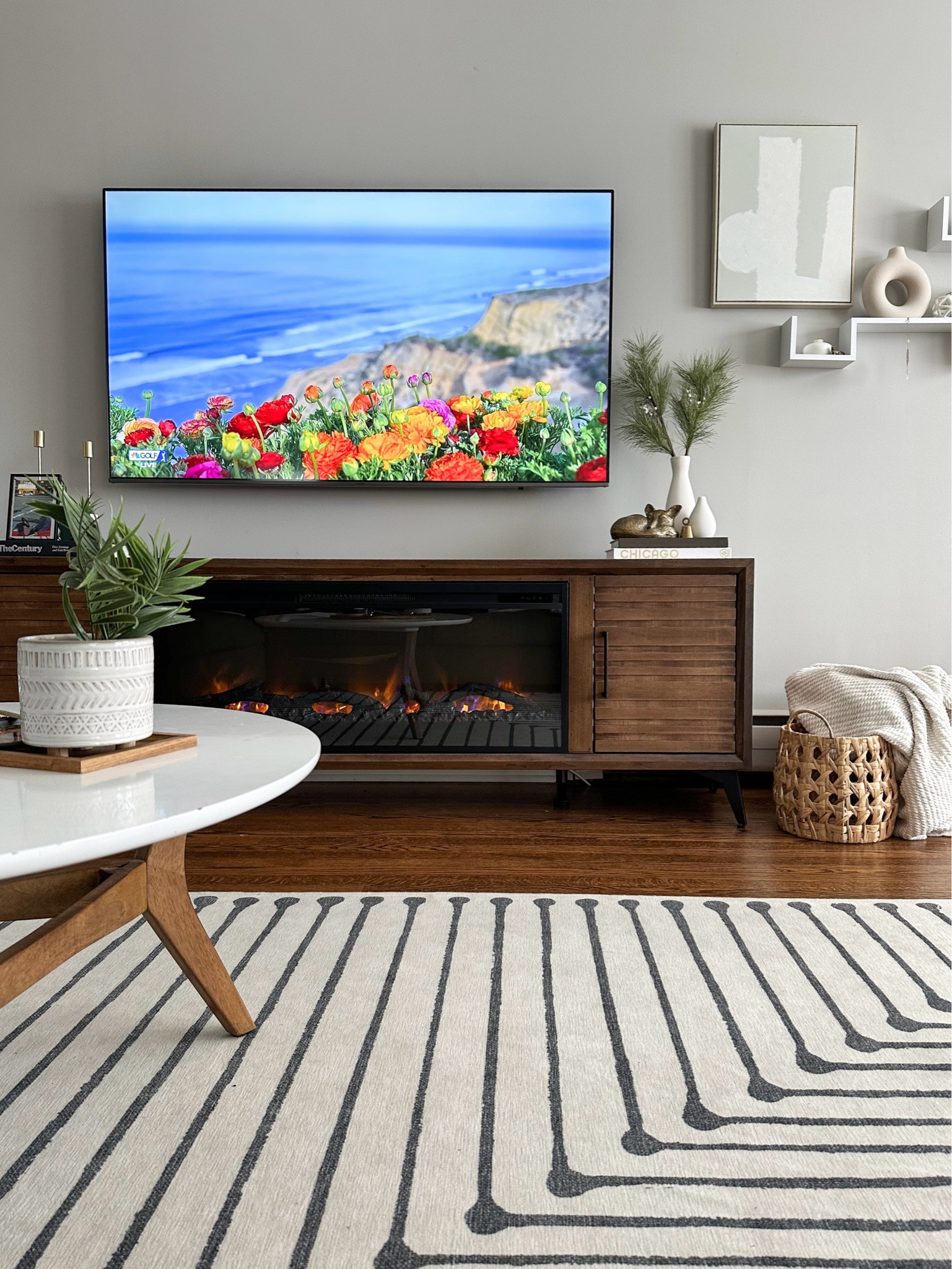 Ruggable up to 20% off Presidents Day sale including our living room rug shown here

#LTKSaleAlert #LTKMostLoved #LTKHome