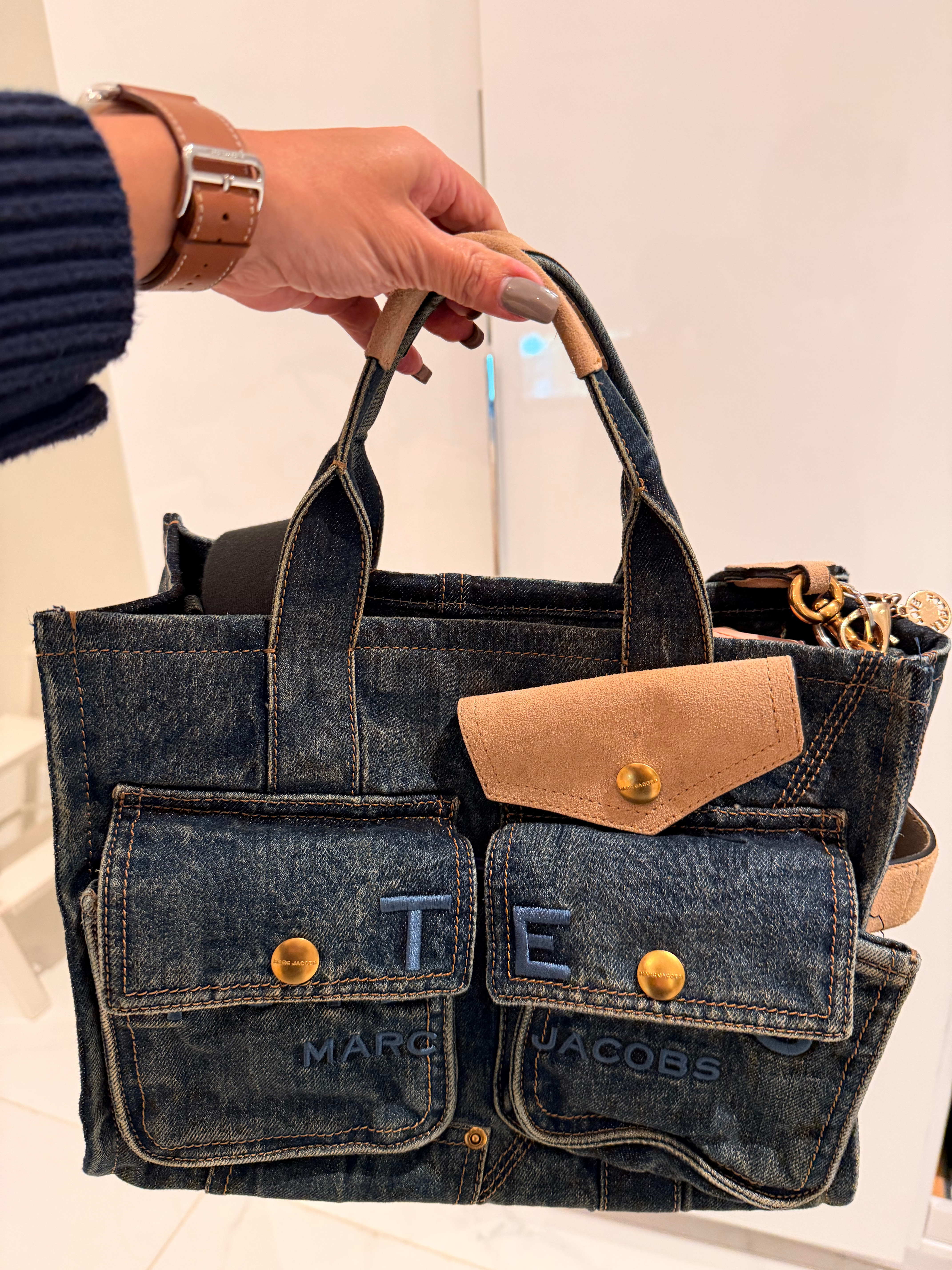 Marc Jacobs tote bag in denim, available in 3 sizes, perfect for everyday and also traveling. 

 