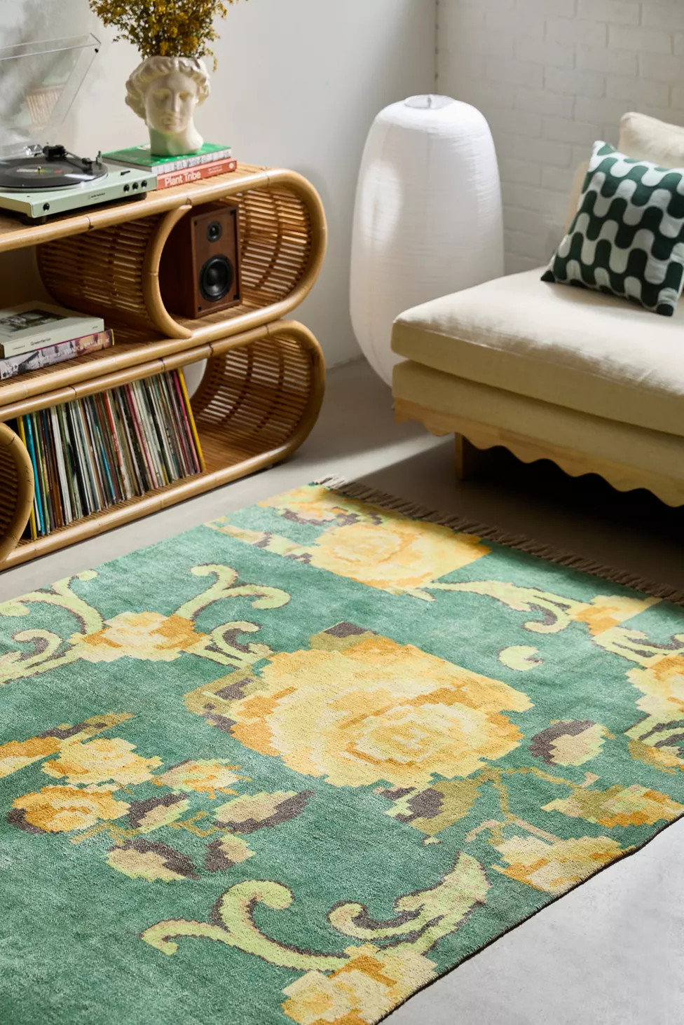 319 | Urban Outfitters (US and RoW)