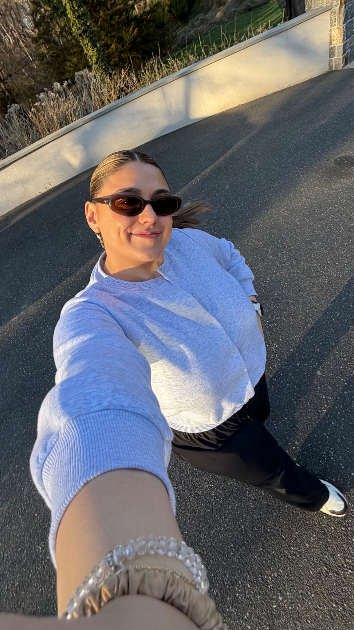 New skims cotton fleece cardigan is perfect for this in between spring weather. Paired this casual spring outfit with the @Nike US skims pant in black 