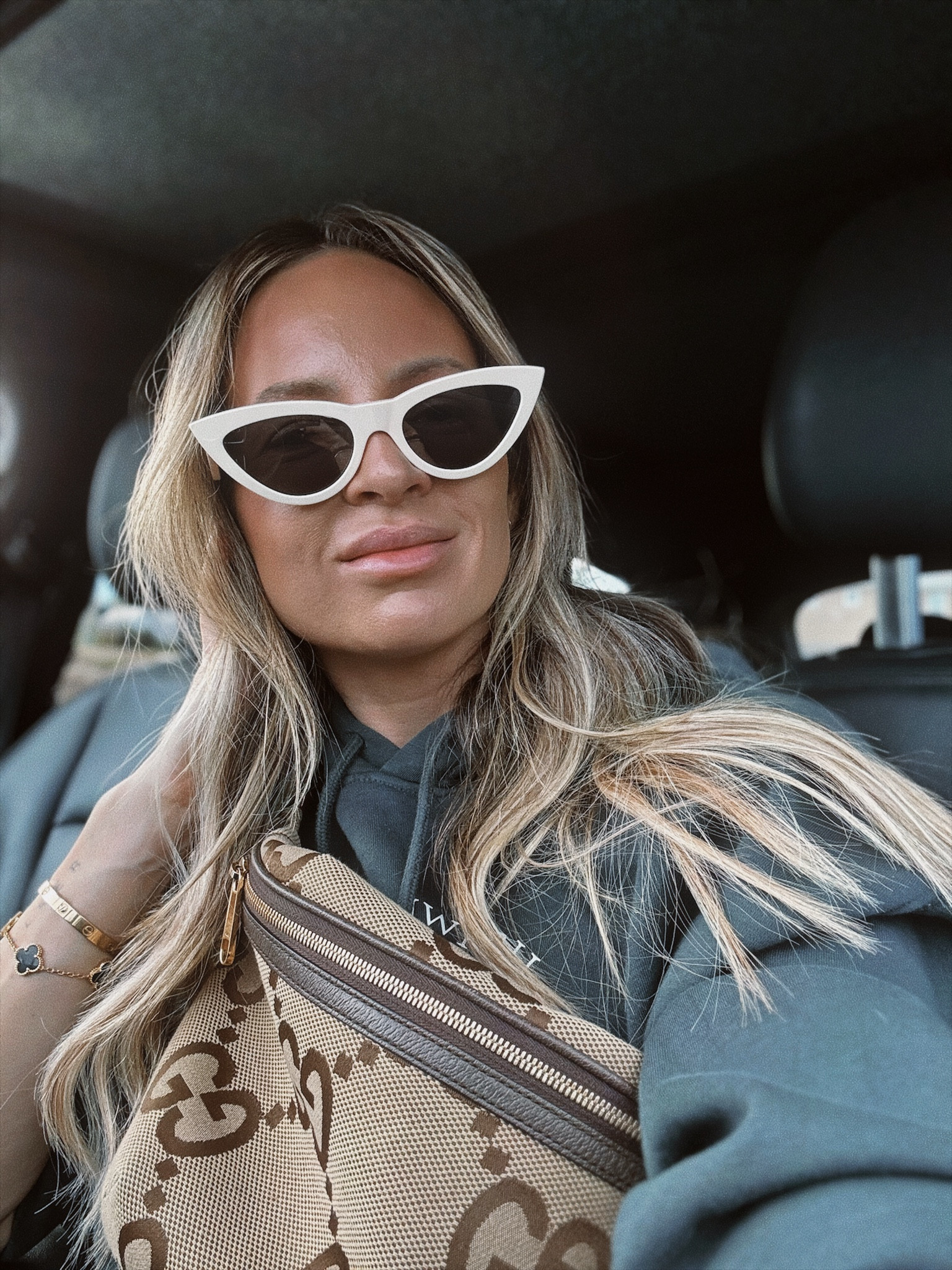 Wearing an XL in the sweatshirt.

#LTKover40 #LTKfindsunder50 #LTKstyletip