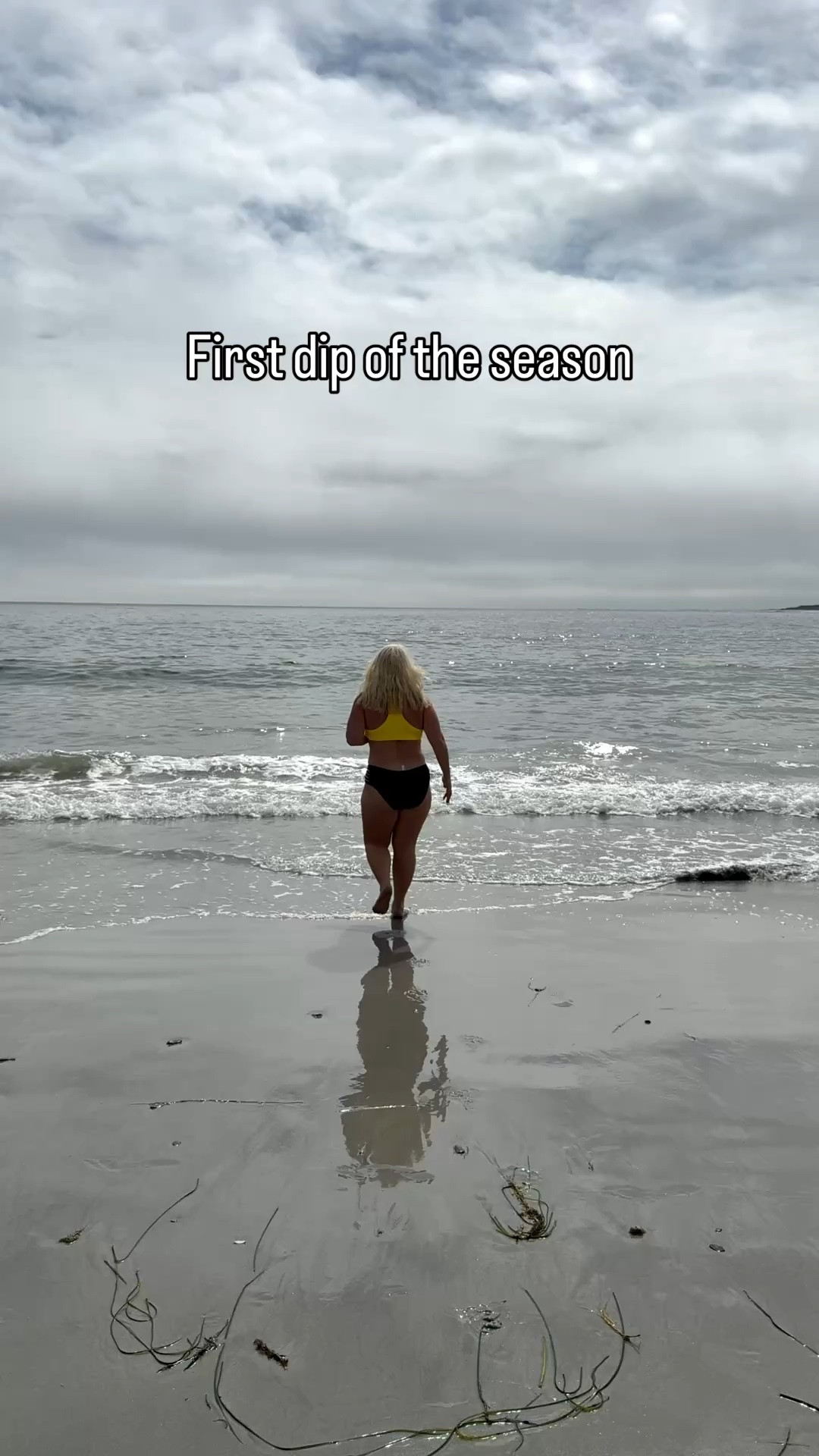Nothing beats the first dip of the season and yes I froze. 😅🦞⚓️

#maine #mainebeaches #coastalmaine

#LTKPetite #LTKSwim #LTKActive