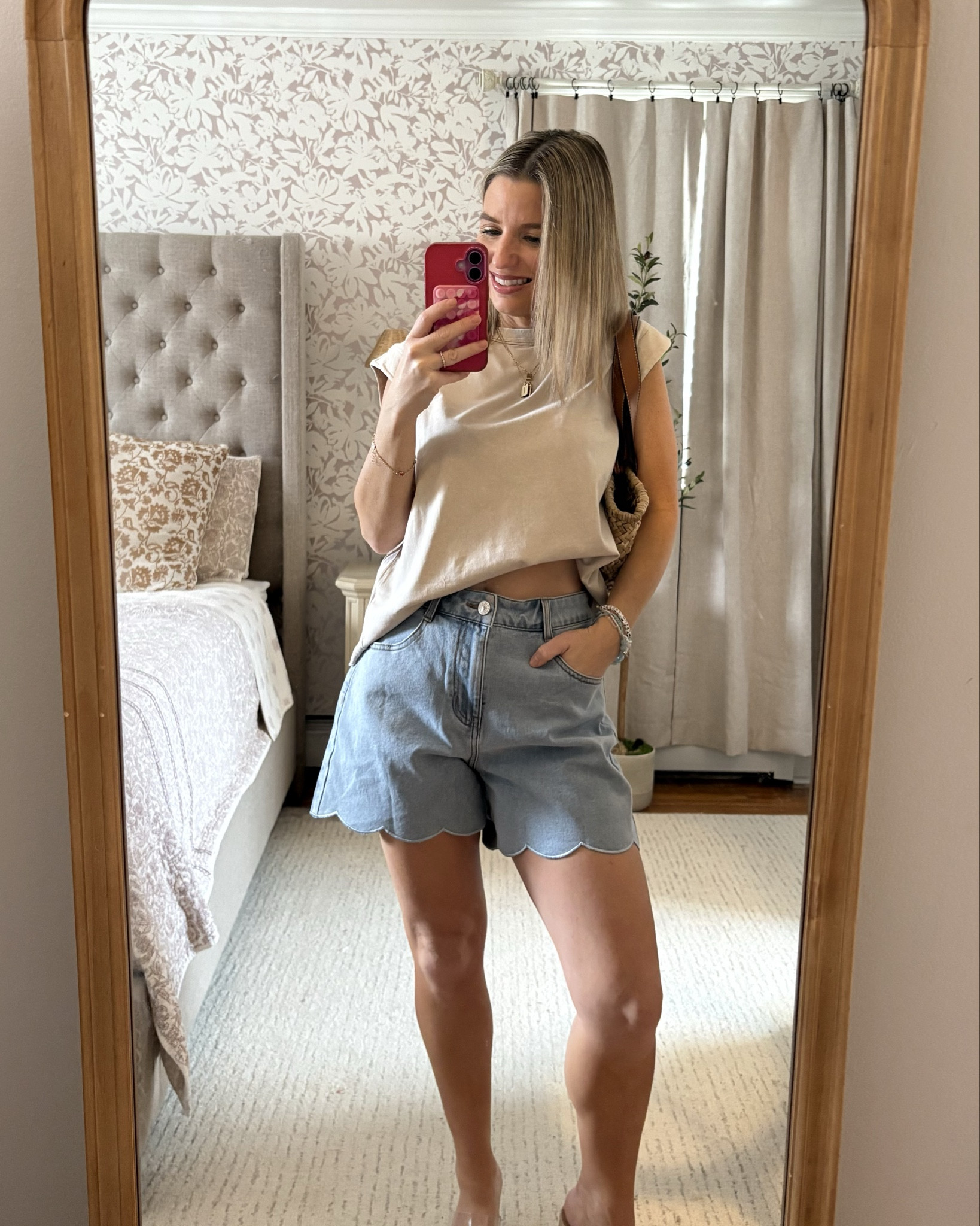 Casual outfit

Denim shorts- fit so well! I am wearing the smallest size. Love the scallop edge! 

#LTKootd #LTKPetite #LTKSaleAlert