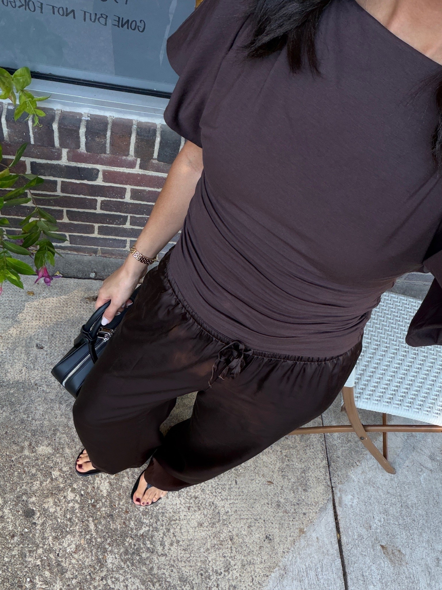 Perfect fall date night outfit that’s elevated but still so comfy! The chocolate brown color of these pants is stunning! Wearing size S top and XS Long satin pants - I’m 5’8” for reference 🤎

fall outfit, fall fashion, dinner outfit, fall transitional outfit, satin pants outfit