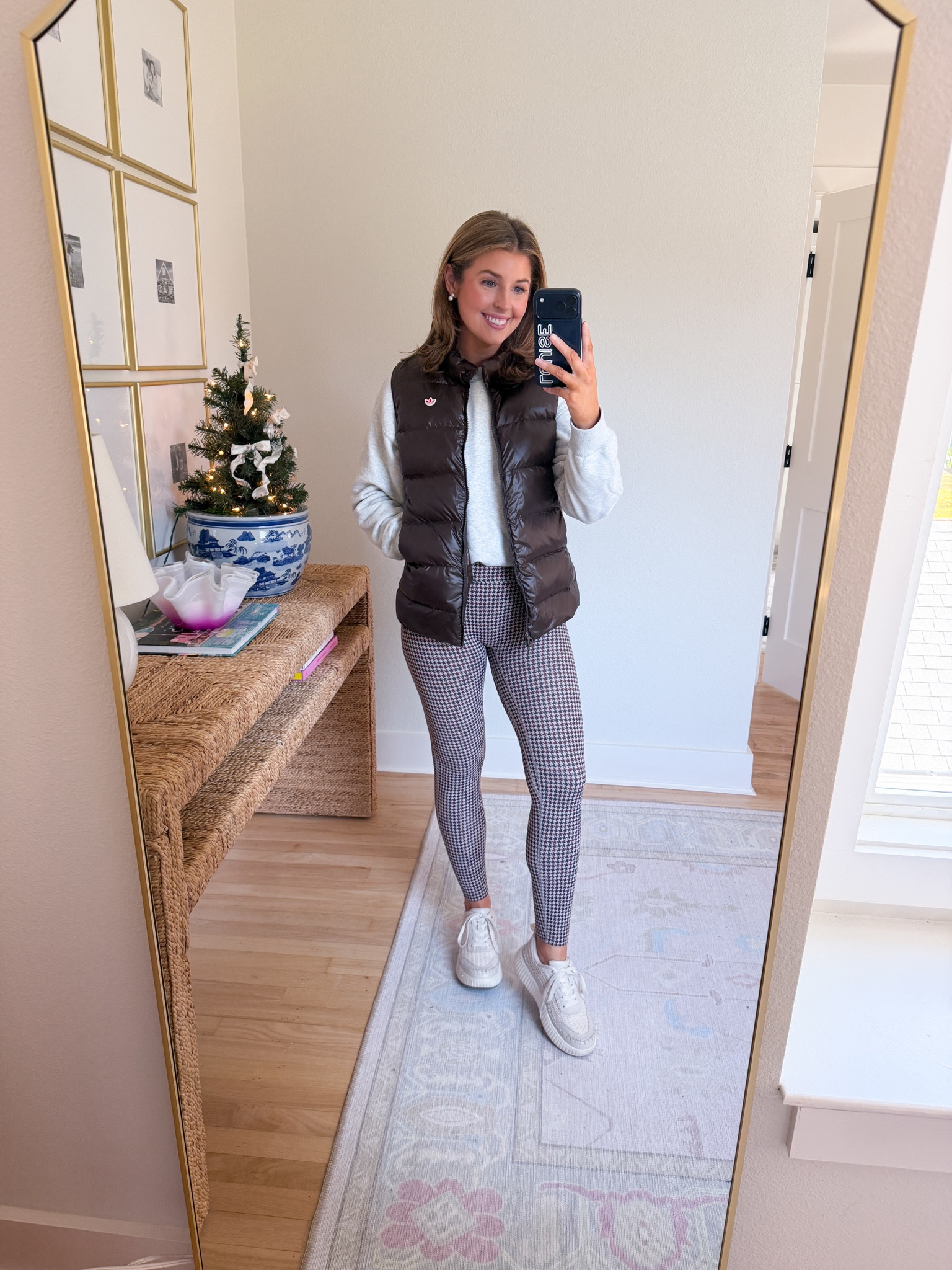 Athleisure fit! Wearing a S in vest and leggings and M in sweatshirt 