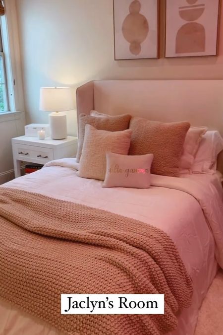 The boucle pillows add texture to Jaclyn's neutral bedding.

#LTKBacktoSchool #LTKhome