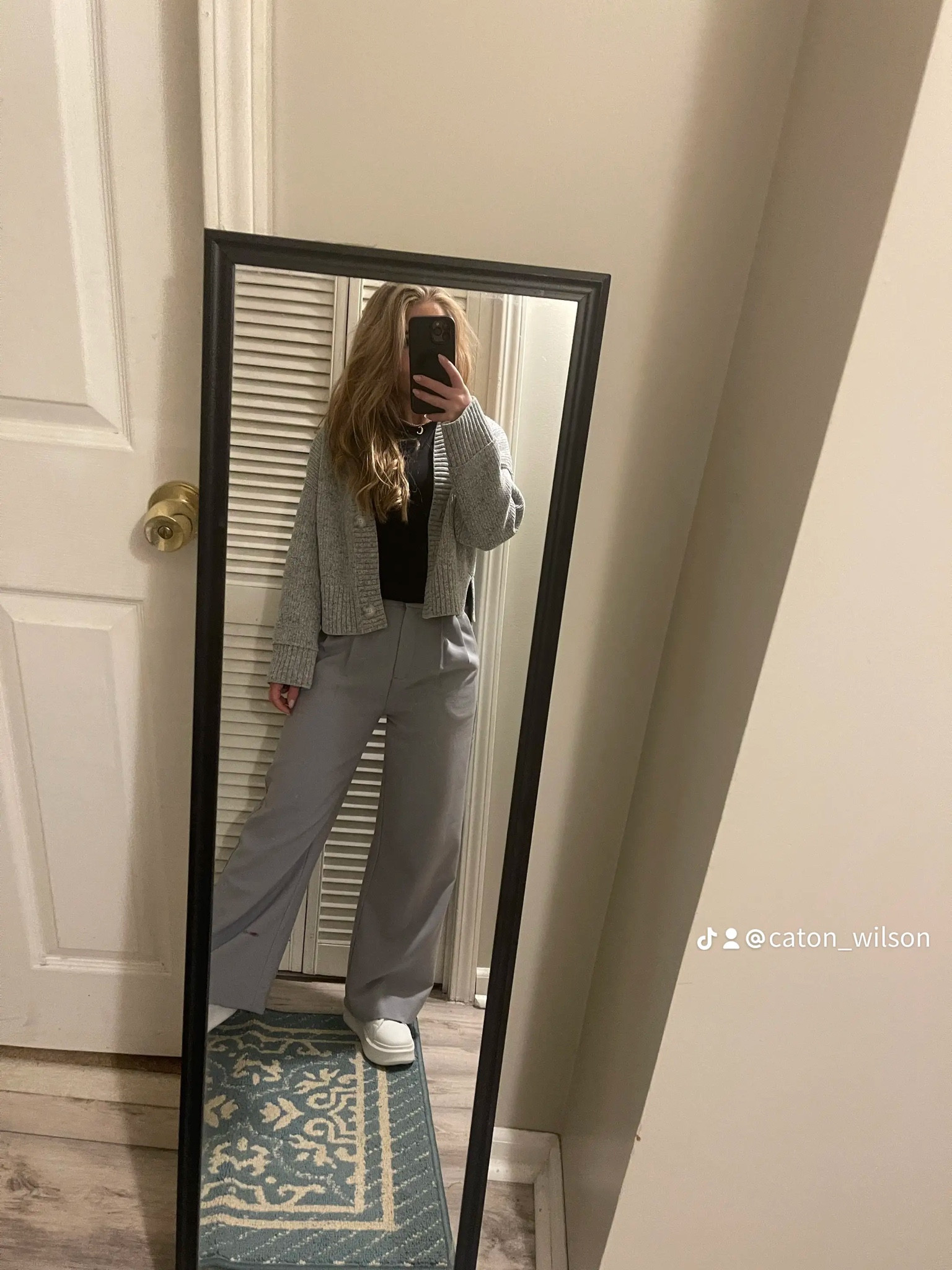 Height: 5’0
Weight: 98lbs 
Top: XS
Pants: 25 short 
Sweater: XS

#LTKWorkwear