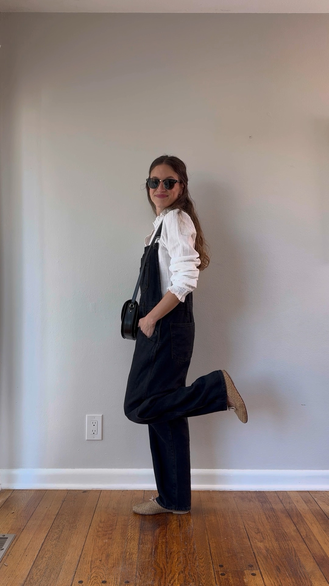 Fall Capsule: Day Twenty-Seven 🍂

Faherty top, TTS for a relaxed fit. Gap overalls, XSP, fit loose at true size. Frēda Salvador flats, TTS, STITCHANDSALT15 for 15% off. Sèzane bag. Quince sunglasses. Herringbone Necklace and Makena Hoops from Sela Designs, ASHLEYROHR10 for 10% off  

#LTKSaleAlert #LTKOver40 #LTKFindsUnder100