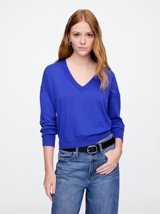 CashSoft Relaxed V-Neck Sweater | Gap Factory
