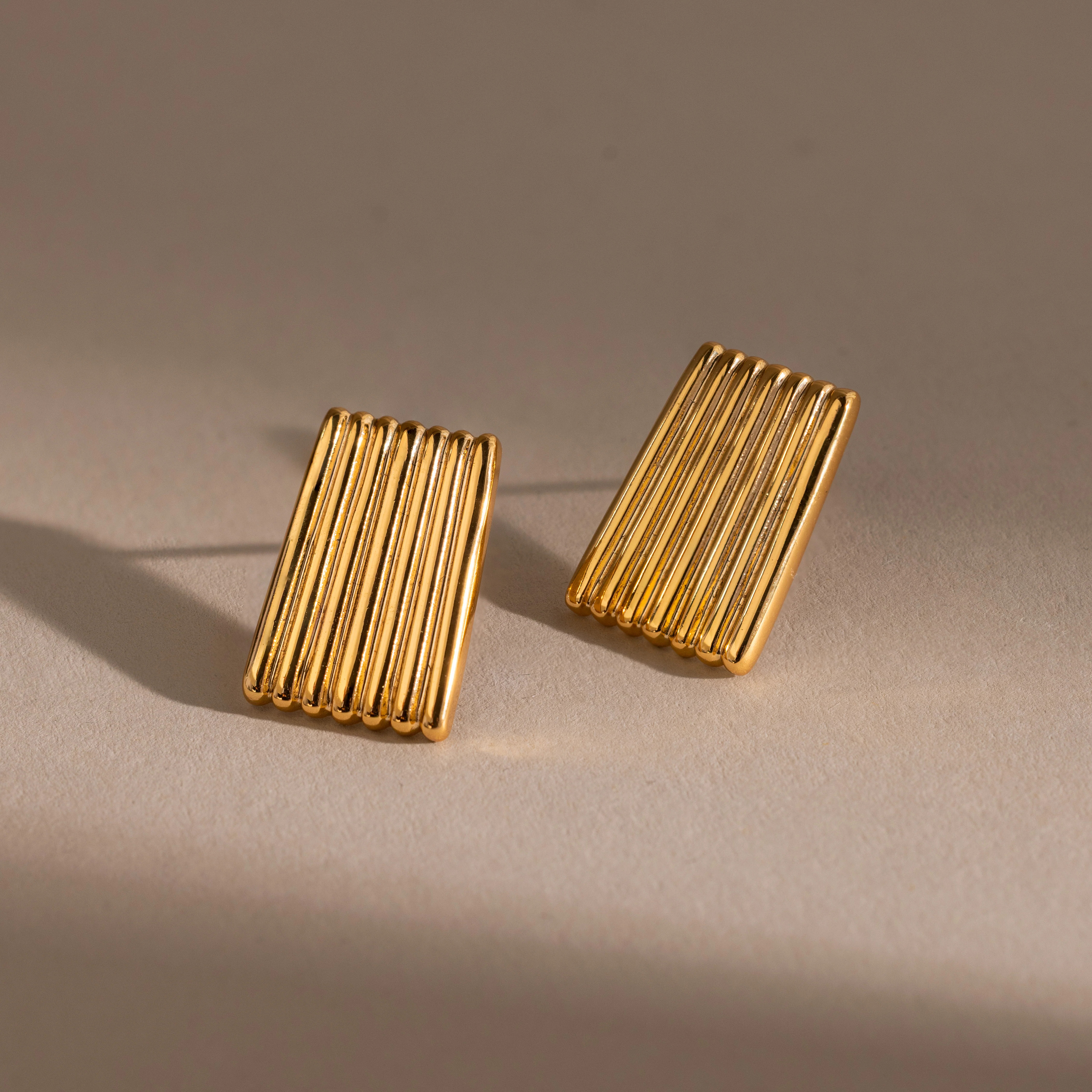Chunky Ribbed Stud Earrings in 18K Gold | Caitlyn Minimalist | Caitlyn Minimalist