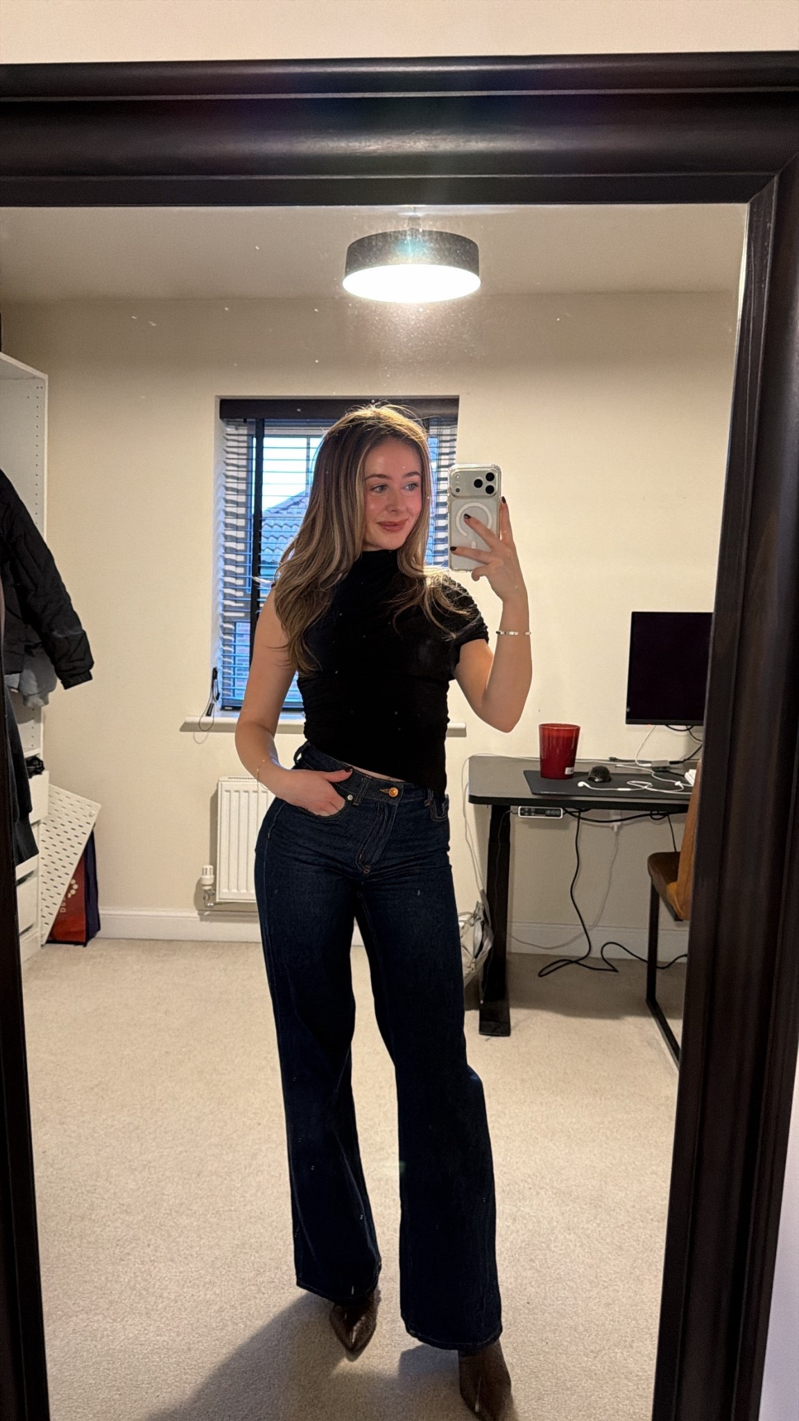 Date night ootd 🖤👩🏼‍❤️‍💋‍👨🏼

Date night outfit 
H&M one sleeve turtle neck top
H&M jeans


#LTKpetite #LTKuk #LTKpartywear