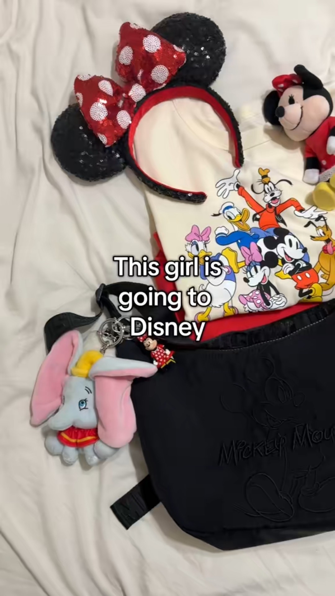 Disney outfit 
Disney mom 
Disney outfit inspo 