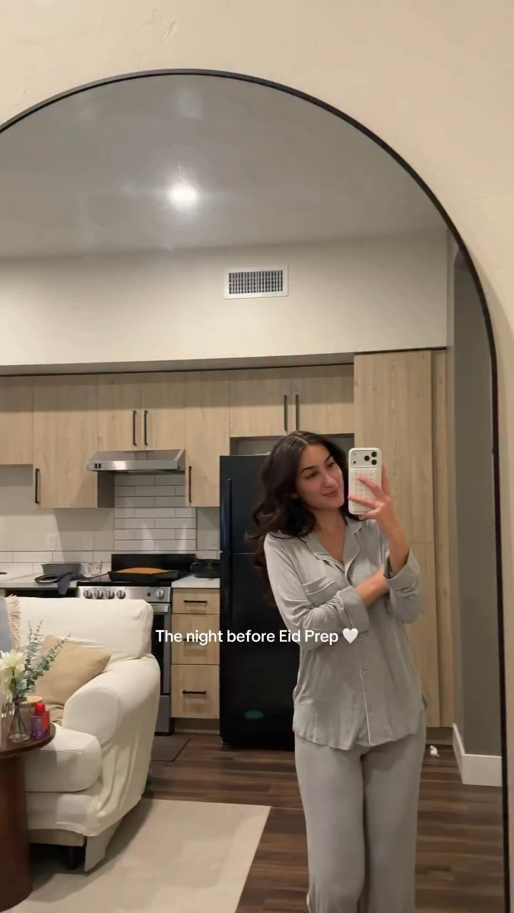 Can’t wait to see everyone’s looks tomorrow! 😍 

@naturium @kerastase_official @sharkbeauty @olaplex @livingproofinc @medicube_global_official @olehenriksen @currentbody @pureology 

#eid #eidtransformation #eid #fyp #vlog