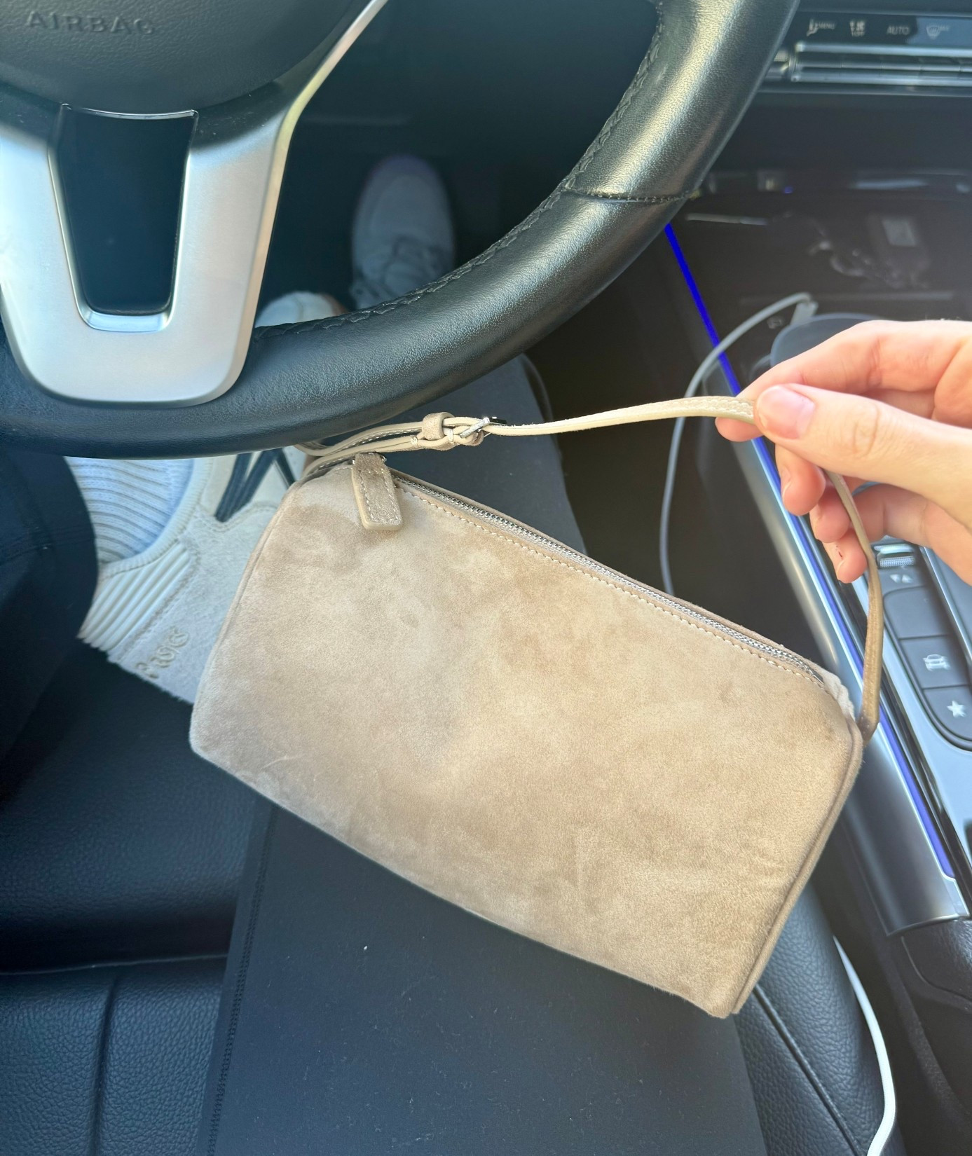 The Row 90’s bag dupe! Need them all 

#LTKFindsUnder100 #LTKItBag #LTKSaleAlert