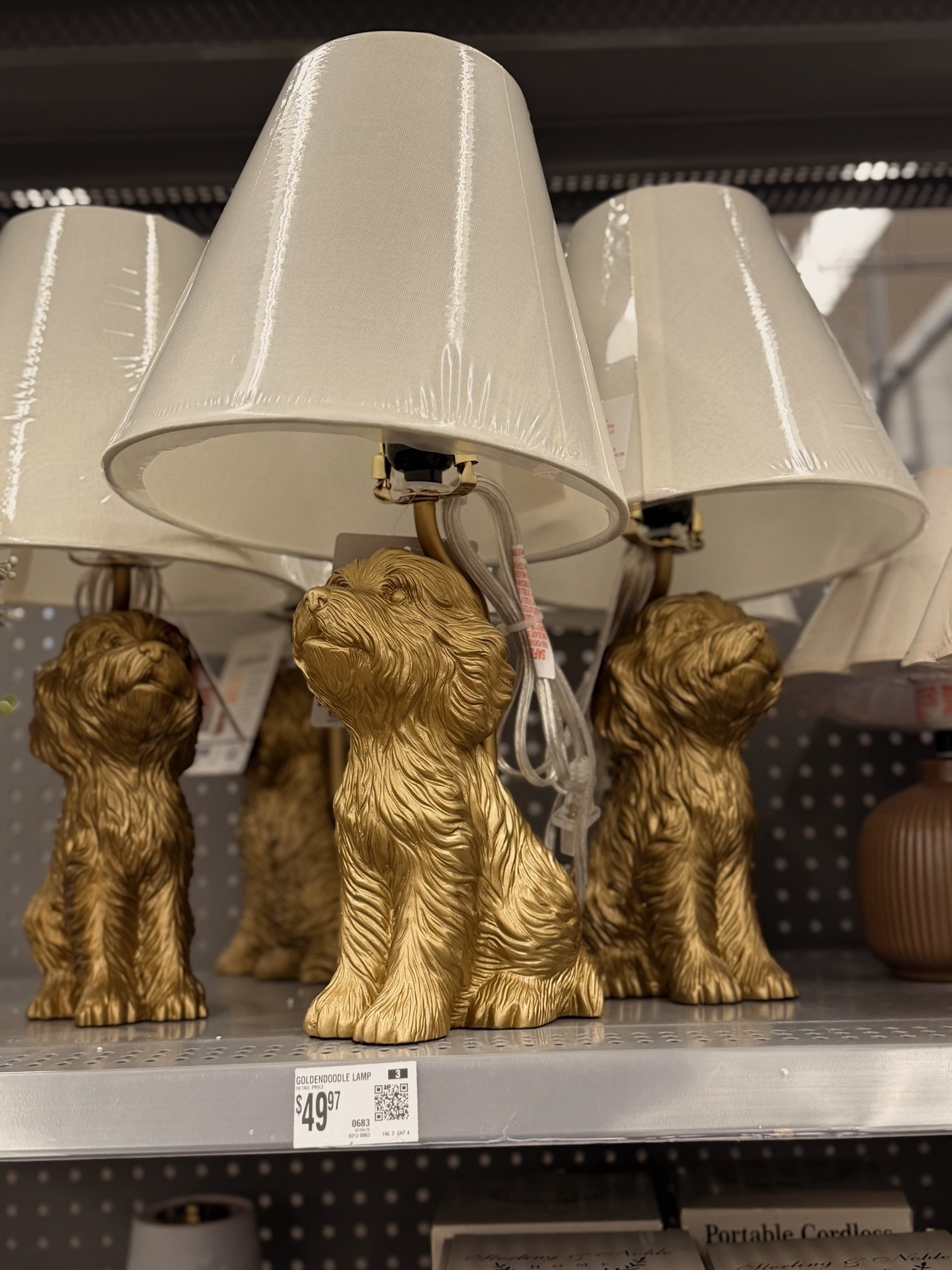 Cozy cottage 🐶 lamp