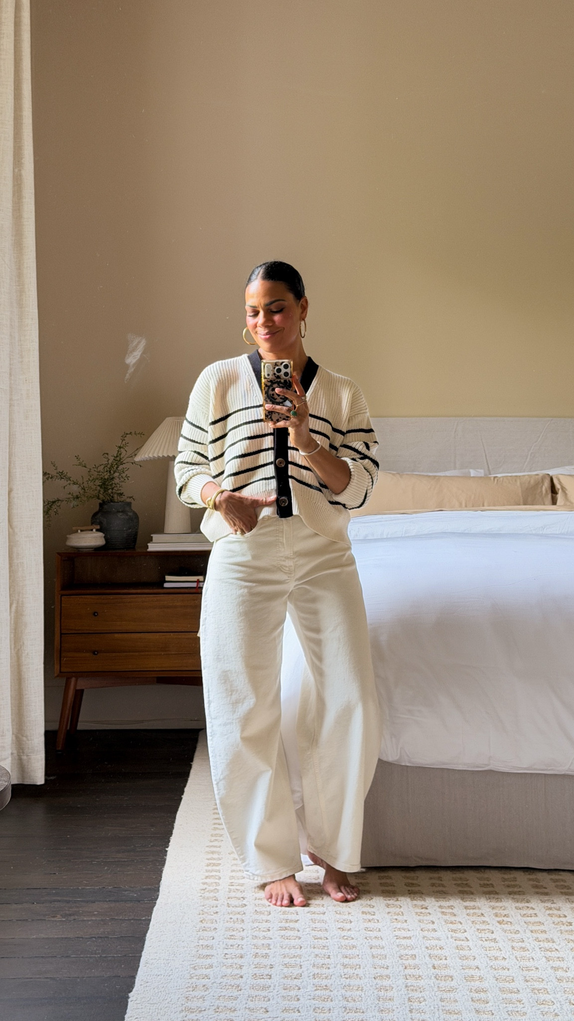 This cotton sweater is perfect for the unpredictable weather we’ve been having! It’s also great for travel. Love these barrel jeans, I’m 5’4 wearing the 29” inseam! 

#LTKTravel #LTKootd