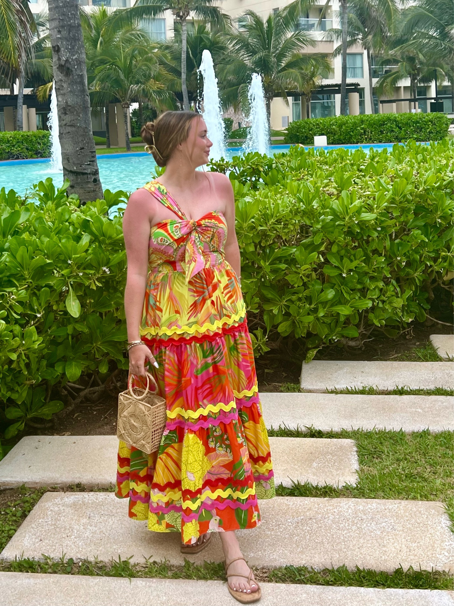 obsessed with the dress & bag for vacation !!! bag is anthro but it’s sold out so i linked similar! 

#LTKswim #LTKSeasonal #LTKxAnthro