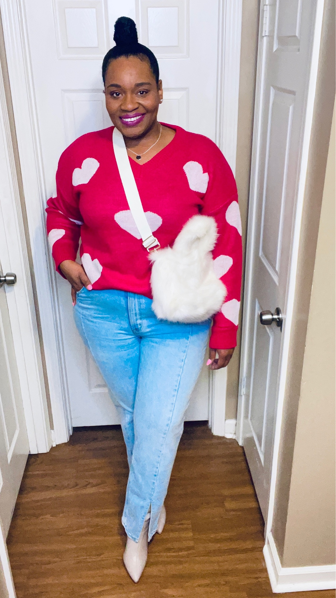 #valentines #galentines #jeans #sweaters #fauxfur #boots

Cute and casual was the theme for this #galentines look 💗

#LTKunder50 #LTKcurves #LTKstyletip