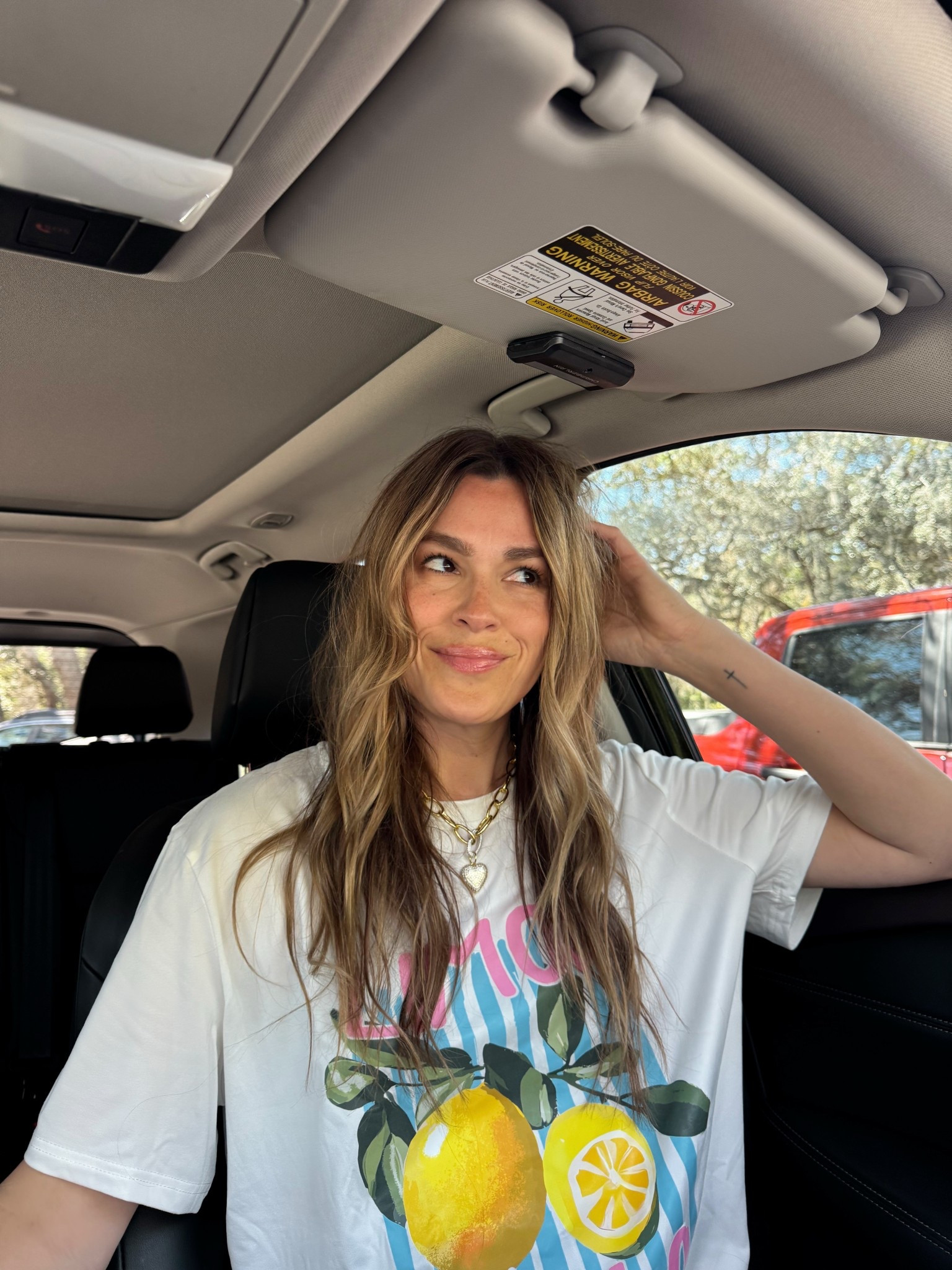 I love this graphic tee that’s oversized and comfy fit!