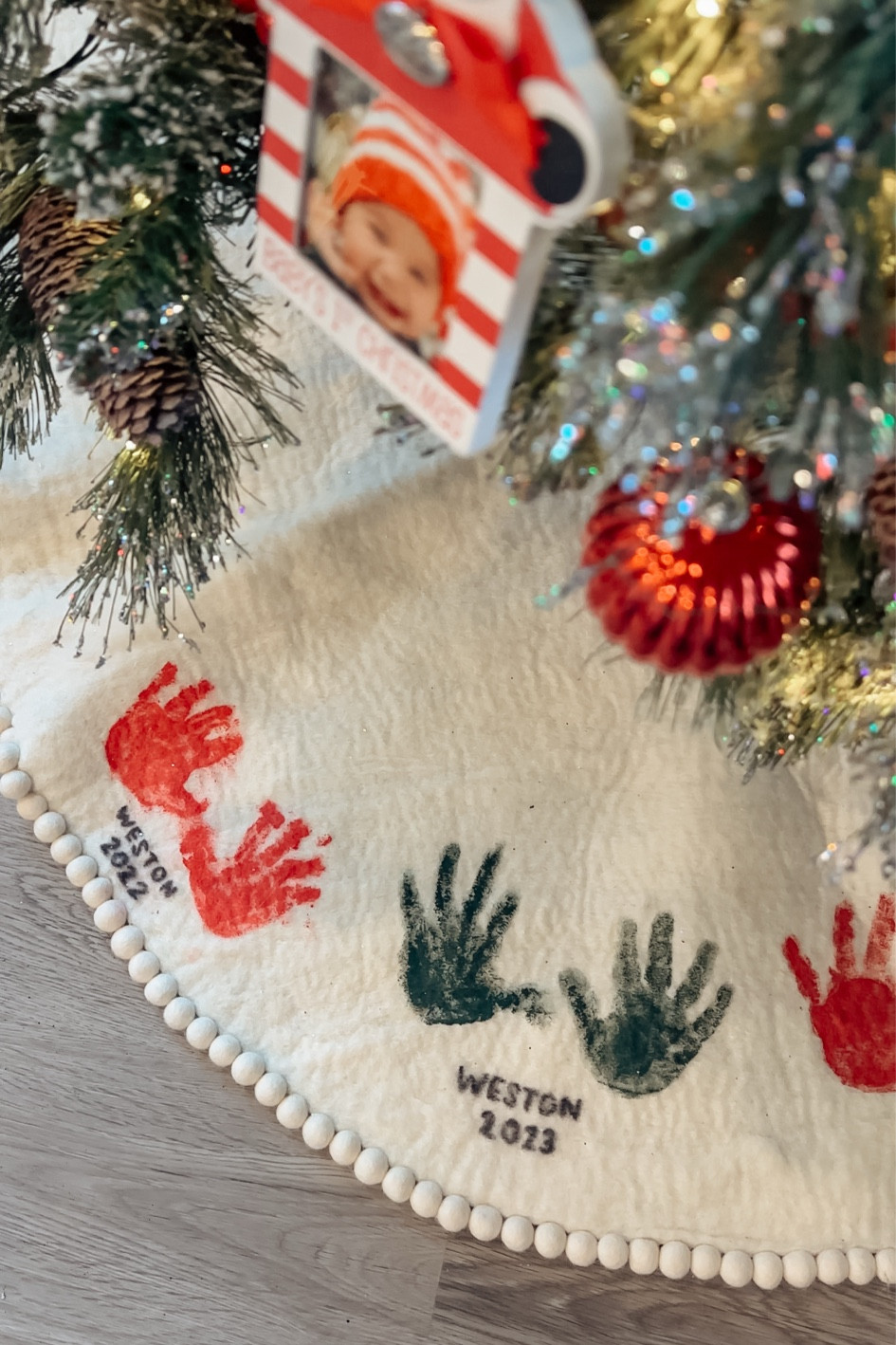 Christmas tree skirt traditionn