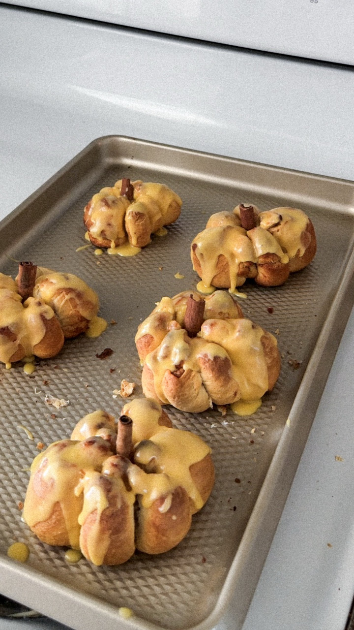 it’s officially the -ber months aka my favorite time of year 🧸🍂✨ fall girlies are defrosting and I’m fully leaning into cozy vibes with these pumpkin-shaped cinnamon rolls 🎃🥐 

my love language is baking, and nothing feels more like fall than pumpkin everything. consider this my official application to be your fall comfort creator 🤎

are you team pumpkin spice yet or still holding onto summer? 👀

pumpkin cinnamon roll tutorial is on my blog ✍🏼
#fallcomfortcreator #cozyliving #pumpkineverything #cozybaking #fallcozyvibes #pumpkinseason #comfortcontent #slowlivinglifestyle #cozycore #fallgirlies #bermonths #fallcozycreator #romanticizelife #pumpkinshapedcinnamonrolls #fallcomfortcontent

#LTKHome #LTKSeasonal #LTKFamily