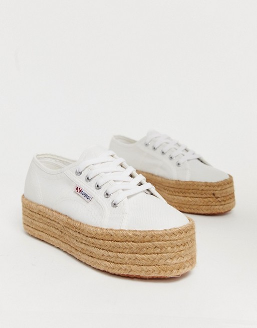 Superga – 2790 – Espadrille-Sneaker mit Plateausohle in Weiß | ASOS DE
