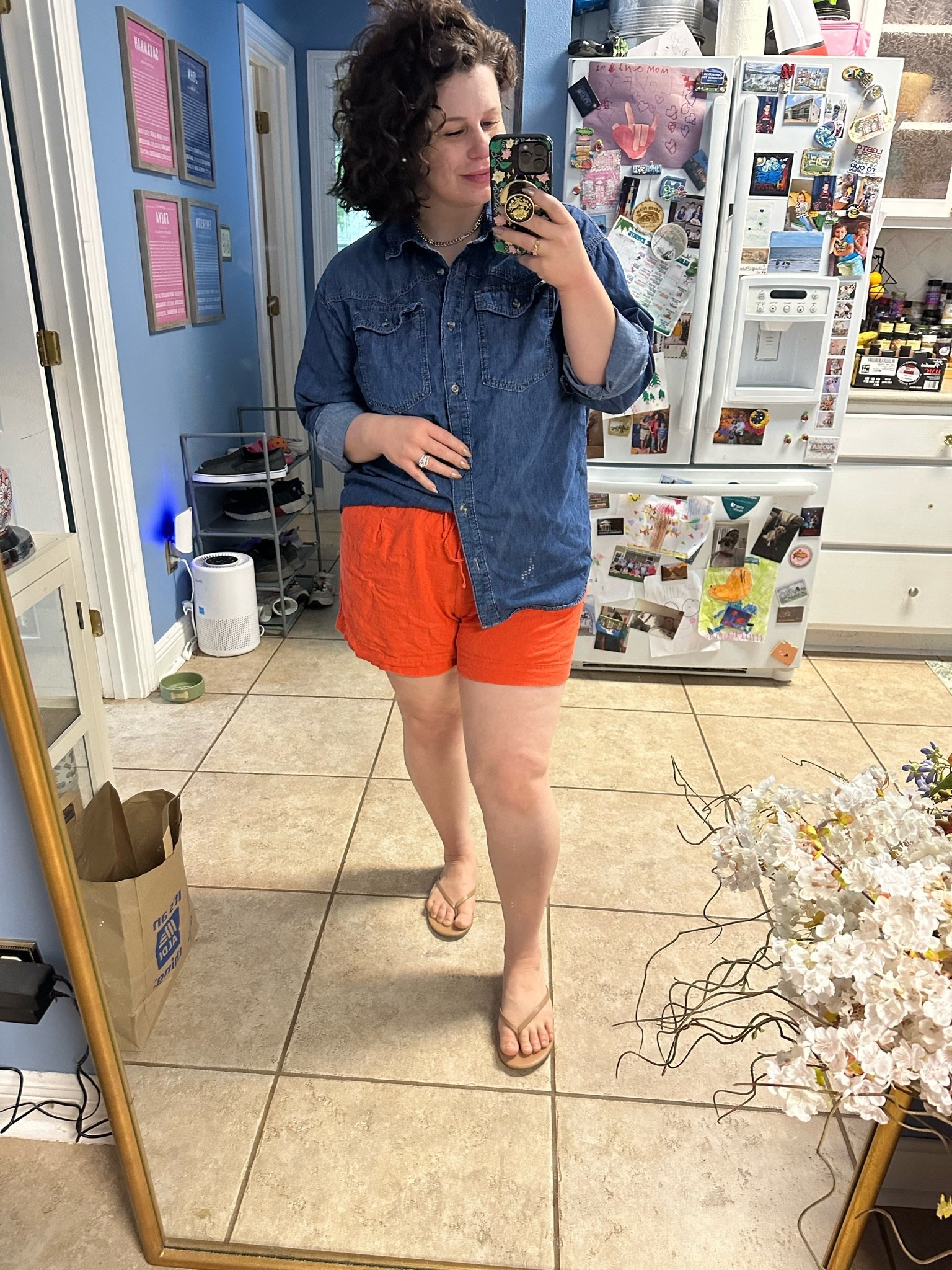 OOTD from a bloated mom (iykyk 🫠) Love these linen blend shorts! They’re so comfy and easy to throw on. TTS, wearing a large.

#LTKmomlife #LTKootd #LTKMidsize
