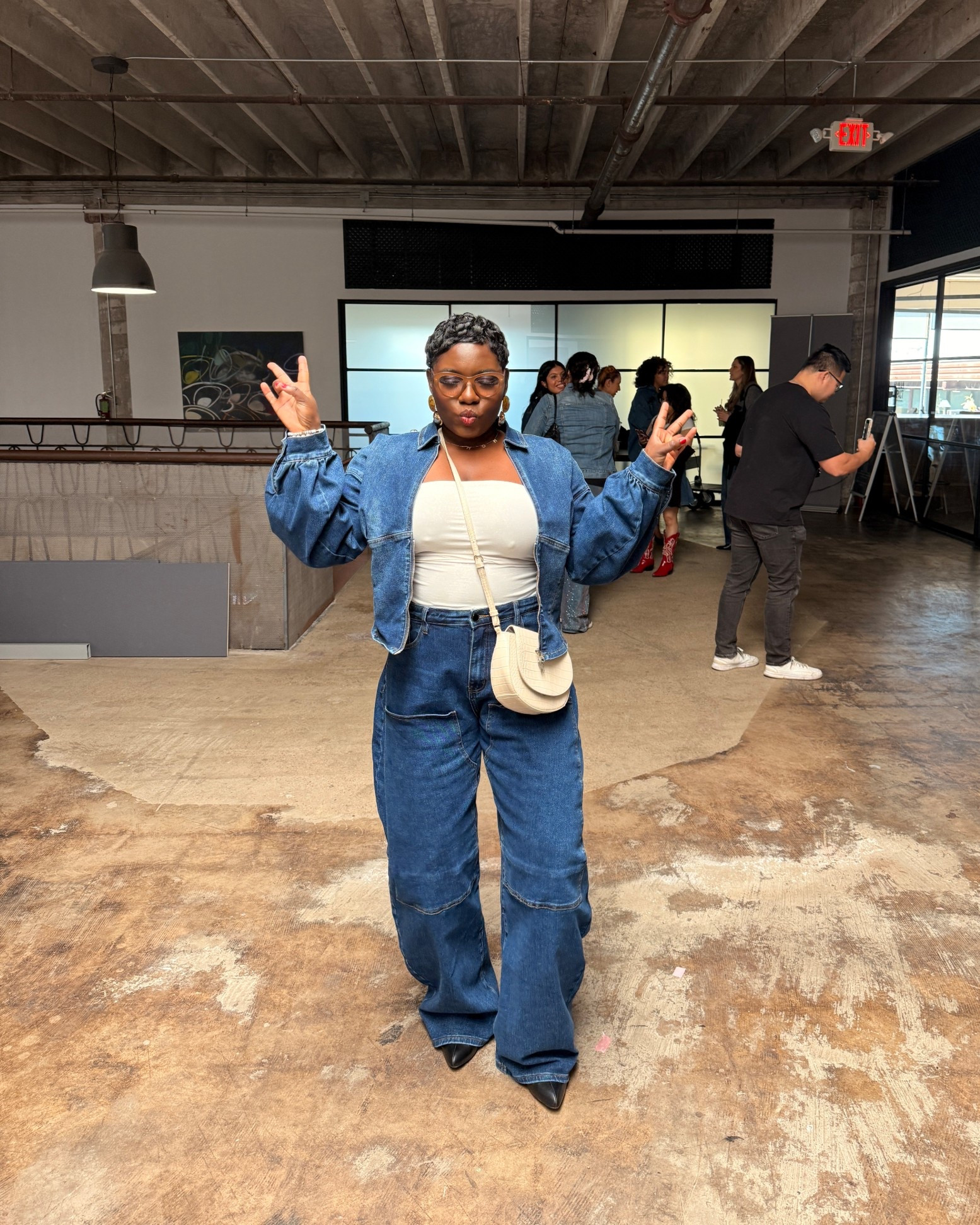 Barrel jeans two piece set

Denim jeans and denim jacket

#denimondenim #barrelpants #jeans

#LTKootd #LTKMidsize #LTKgrwm
