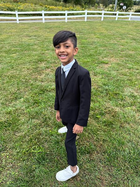 Wedding suit and shoes for kids #suitforkids #kudsfashion 