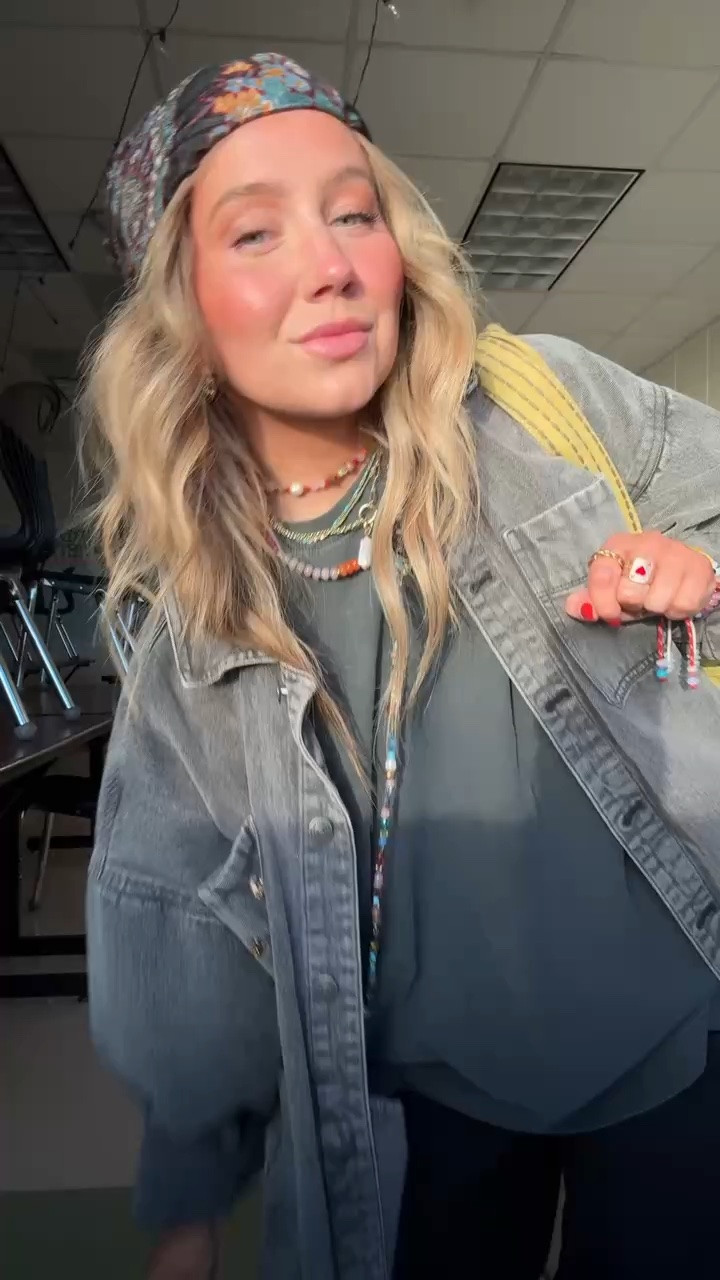 roast my scarf in the comments (students already did) lol

#LTKootd #LTKdayinmylife
