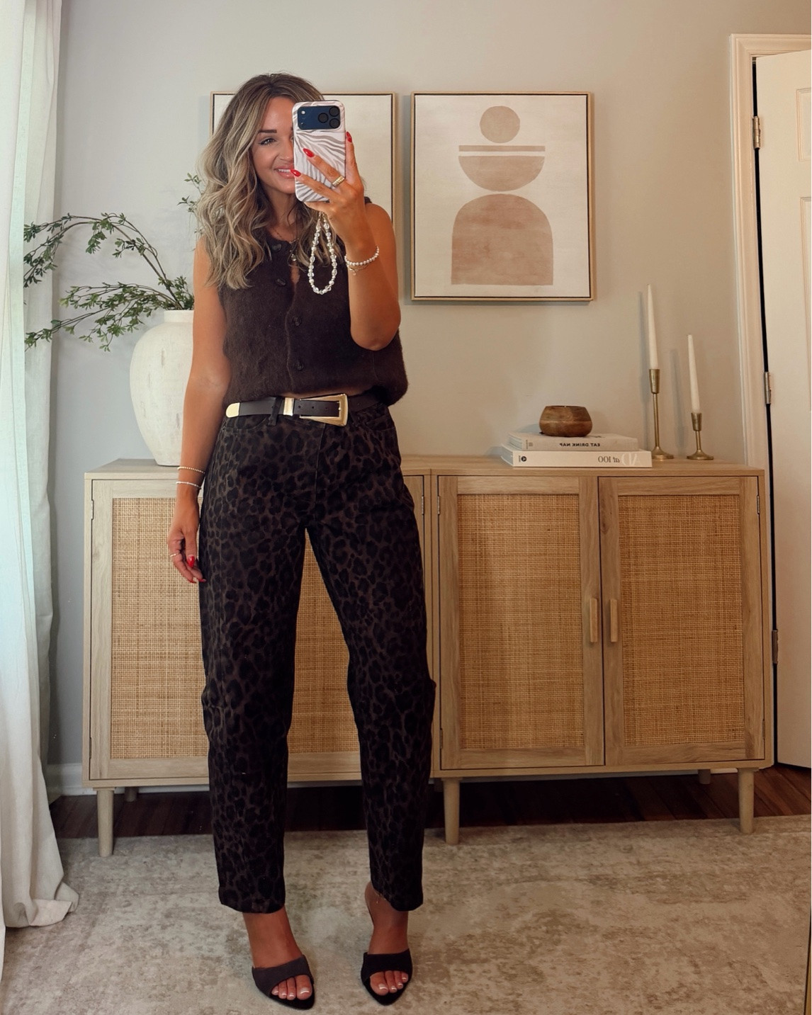new fall looks from @Walmart 🍂🤎 these dark leopard jeans are SO good! the cozy ribbed set is under $20 and so comfy! the wide leg jeans are perfect!!! the wash, style, fit— 10/10! i’m wearing a size S sweater vest, size M in the sets. @Walmart

#LTKootd