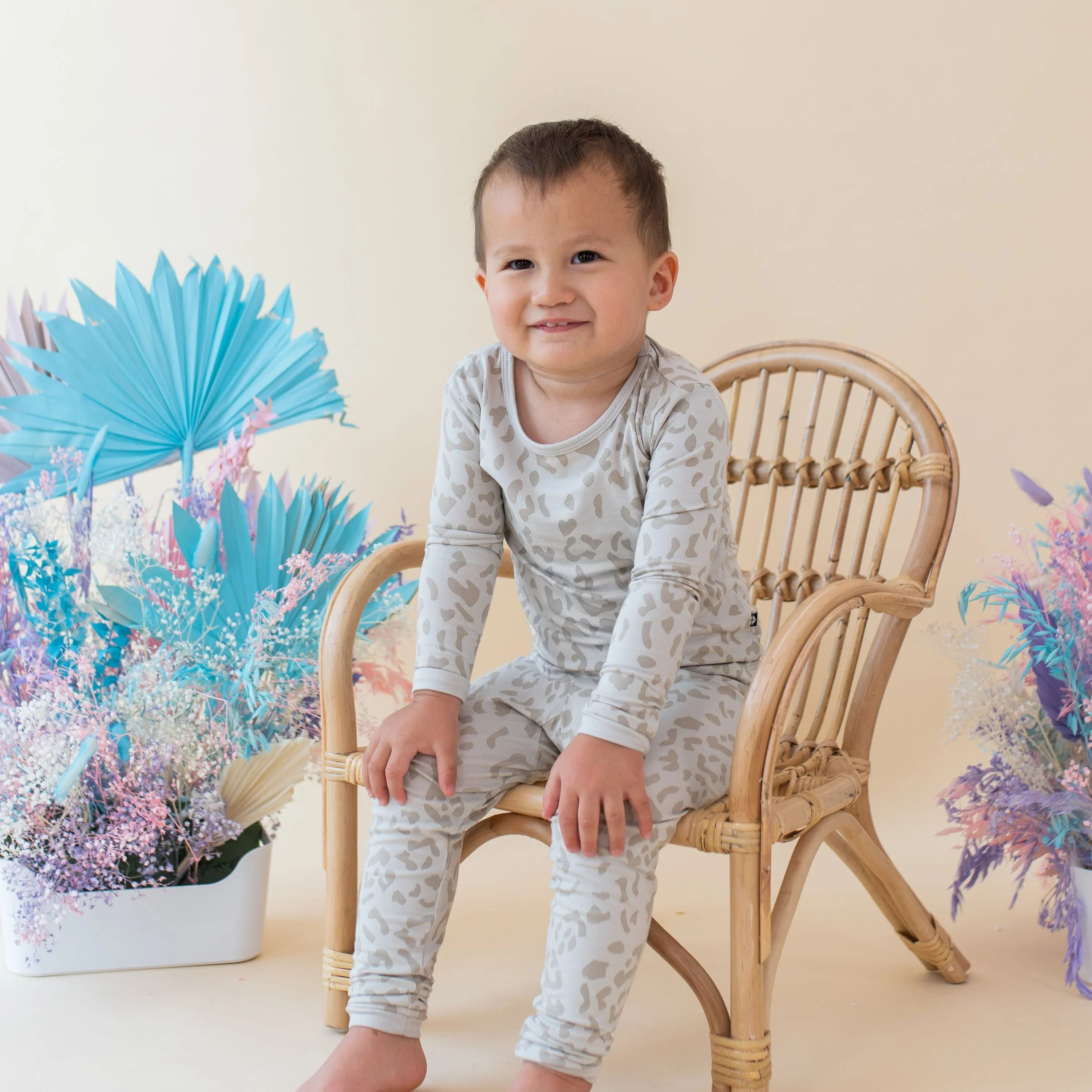 Long Sleeve Pajamas in Oat Leopard | Kyte BABY
